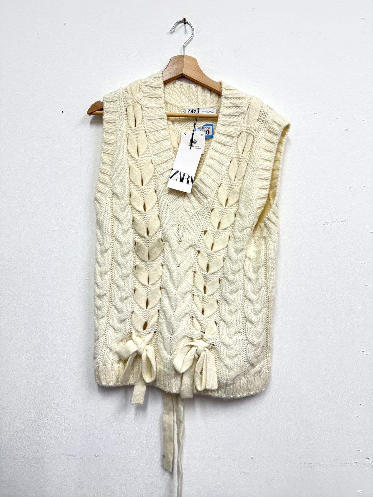 Zara Zara Cream Cable Knit Sleeveless Sweater Vest, Size M Size M / US 6-8 / IT 42-44 - 1 Thumbnail