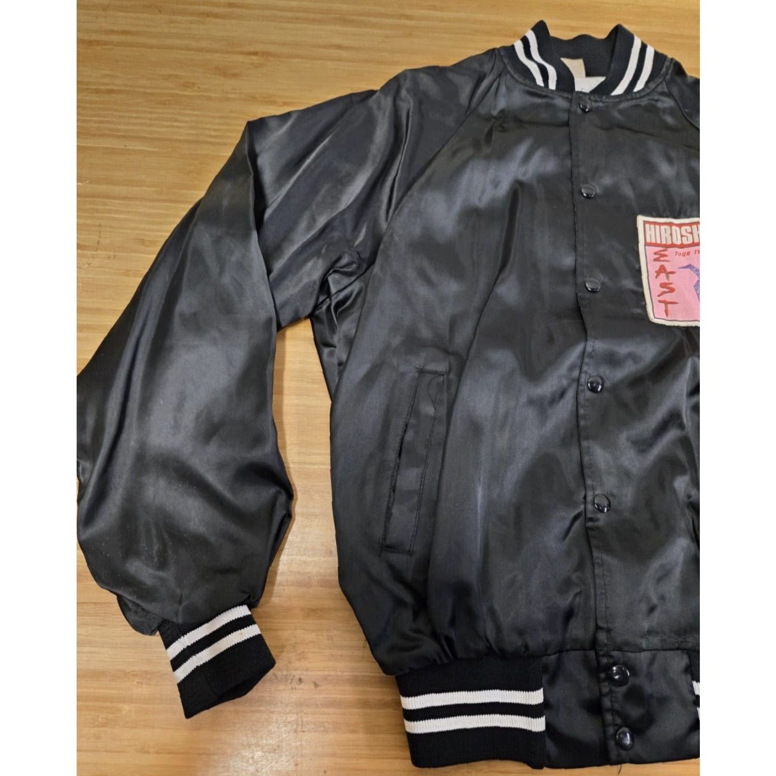 Vintage VINTAGE Hiroshima East Tour 1990 Black Medium Jacket Distressed Auburn Sportswear Graphic Print Embroidered Logo Mens Music 1990s Size US M / EU 48-50 / 2 - 4 Thumbnail