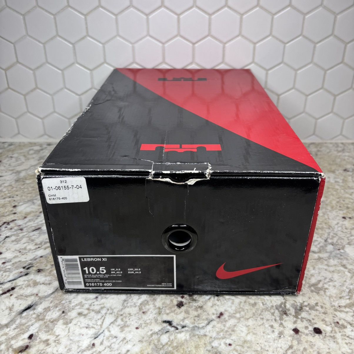 Nike Size 10.5-Nike LeBron 11 Akron vs. Miami Lightly Worn W/Box Size US 10.5 / EU 43-44 - 18 Thumbnail