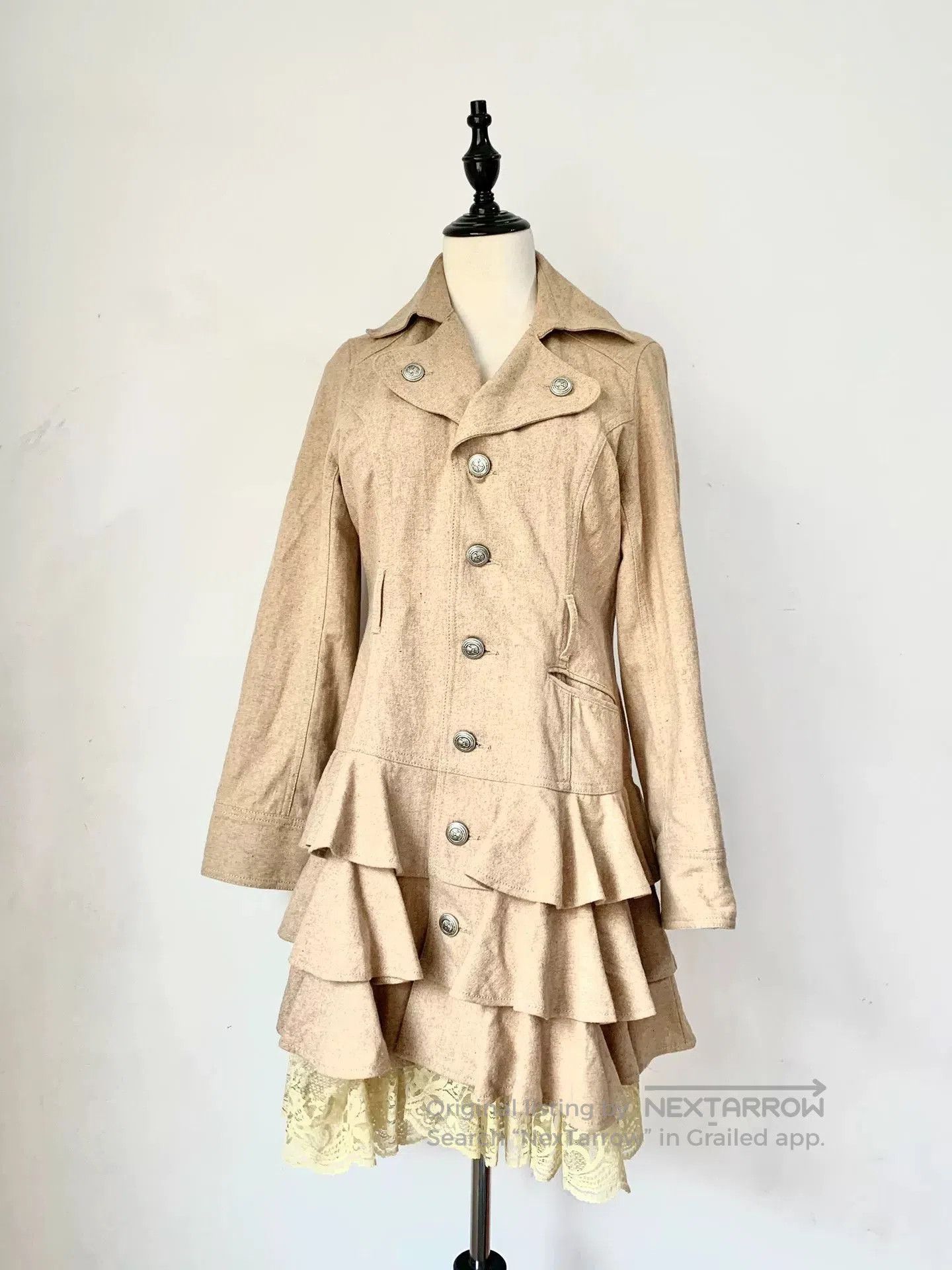 Vivienne Westwood beige ruffled coat with removable lace trim. Size XXS / US 00 / IT 34 - 2 Thumbnail