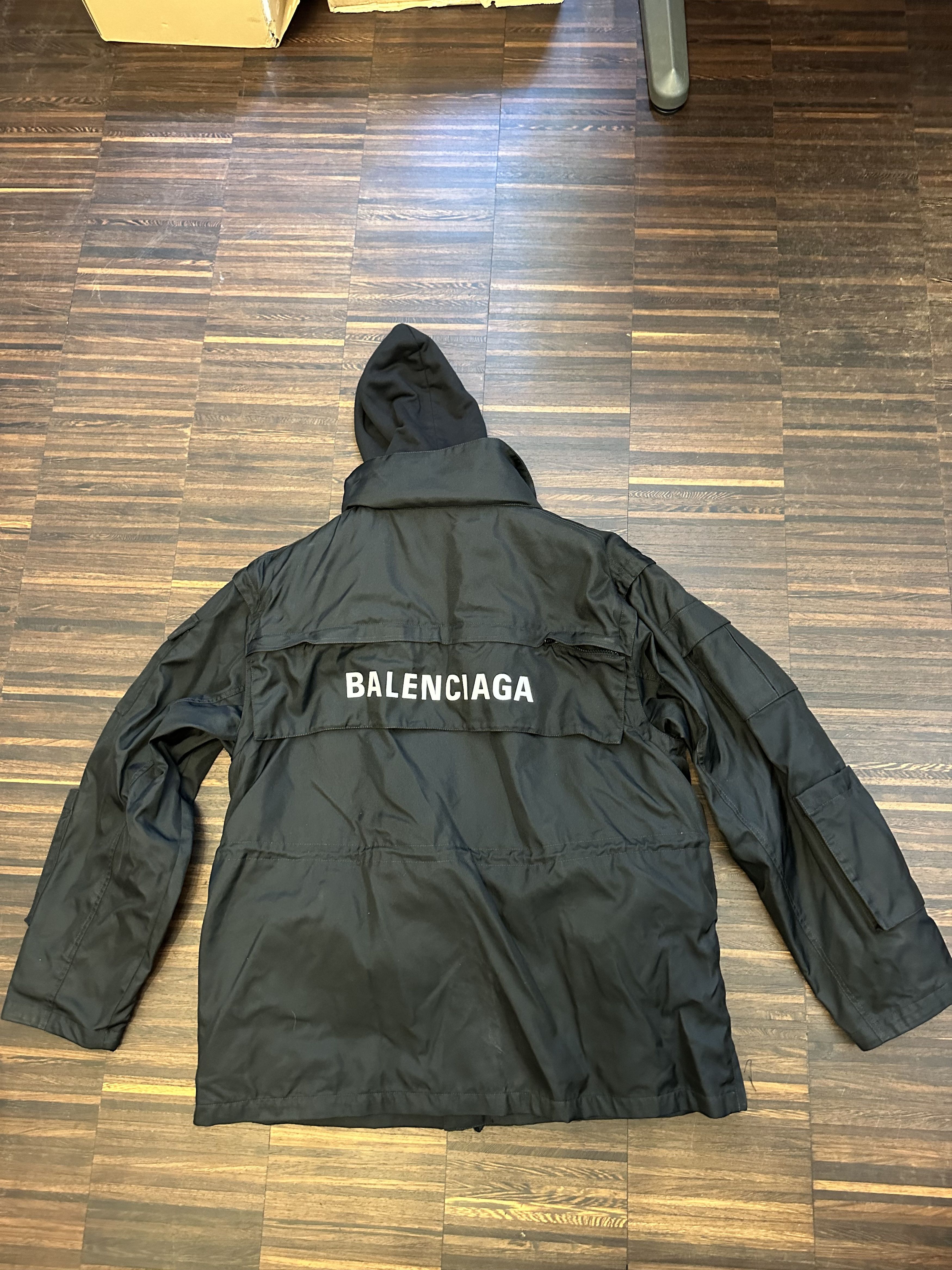 Balenciaga Balenciaga Paris All In Parka in Black Size 3 BNWT Size US L / EU 52-54 / 3 - 7 Thumbnail