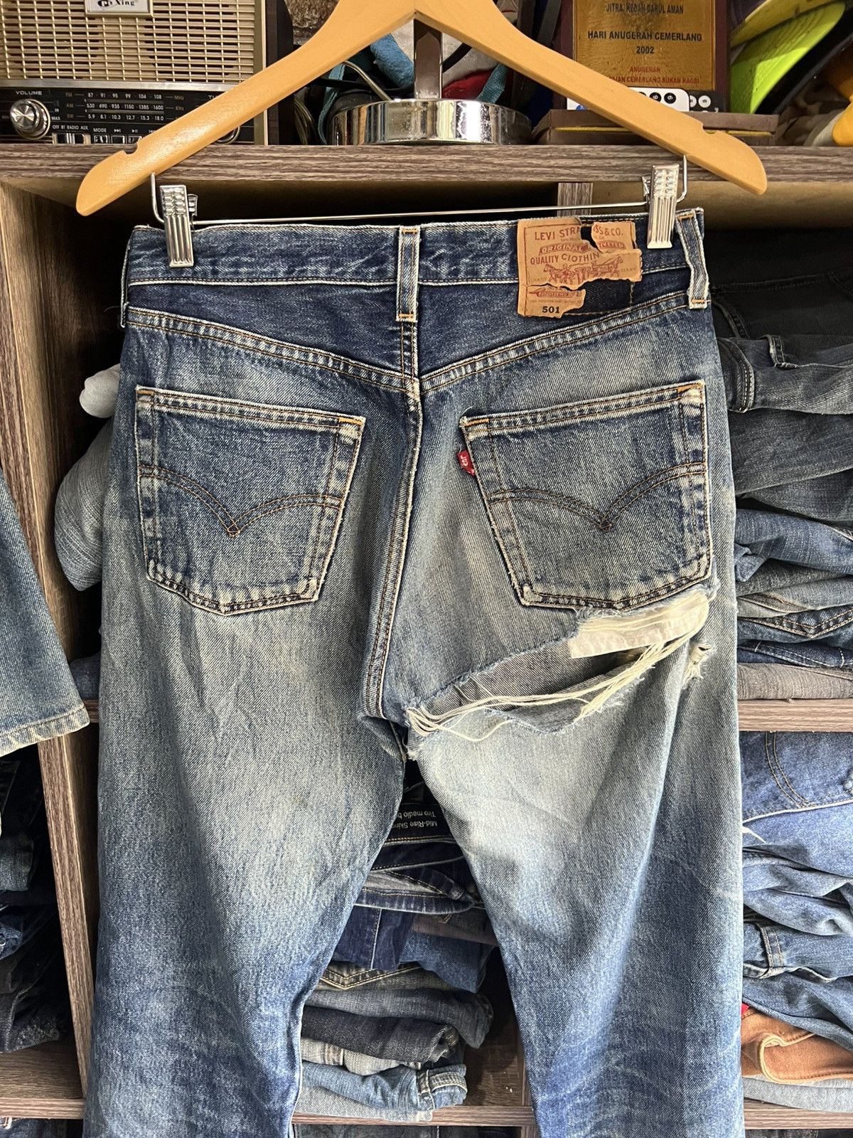 Levi's 🔥Thrash Vintage Levis 501 Button 553 Distressed Denim Size US 30 / EU 46 - 11 Thumbnail