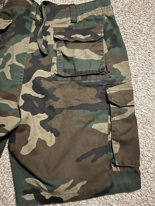 Vintage Raspberry hills camo shorts | Grailed