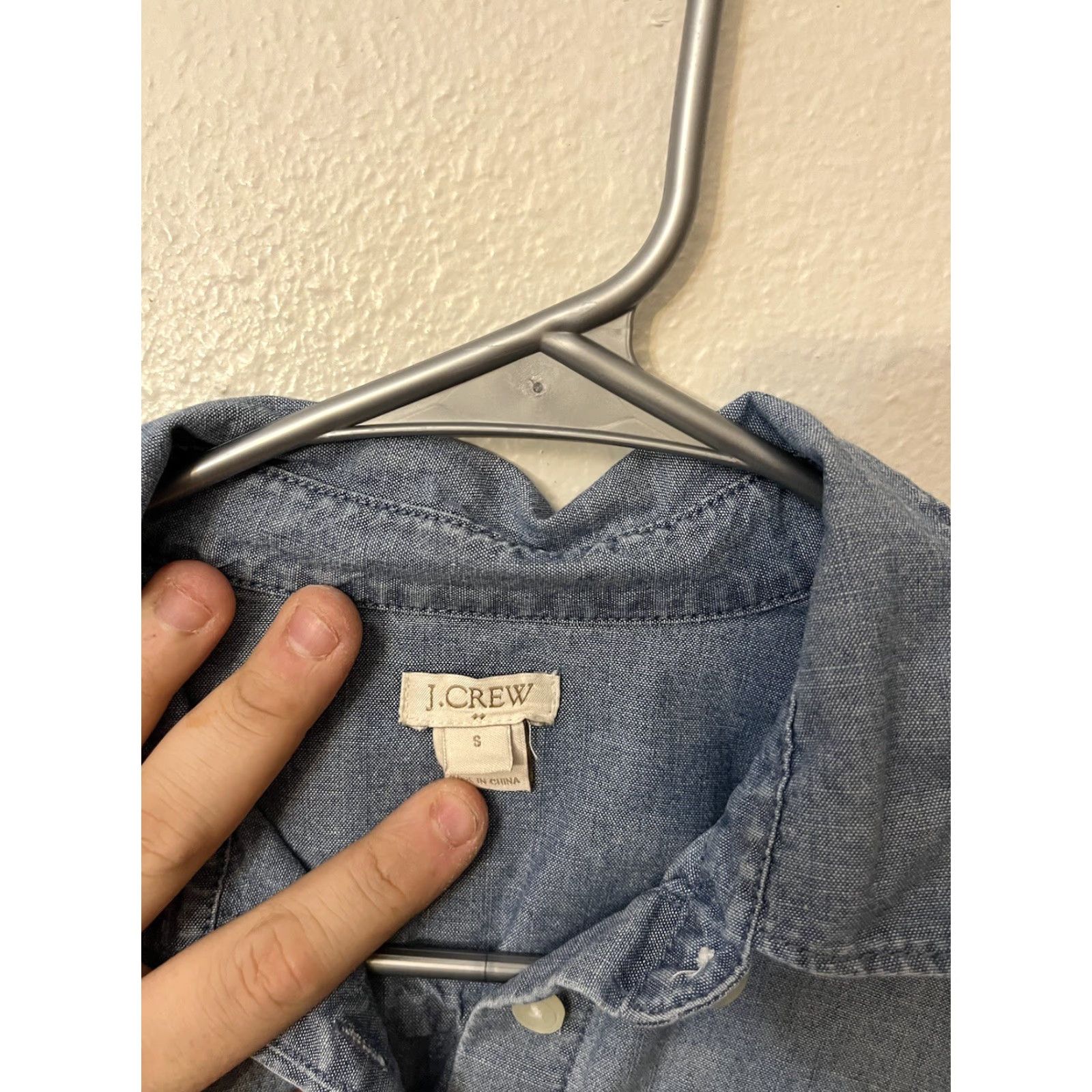 J.Crew VINTAGE J. Crew Chambray Fit Shirt Style 91506 Roll Tab Sleeves Women S Blue Solid Shirt Adult Small Women Size S / US 4 / IT 40 - 3 Thumbnail