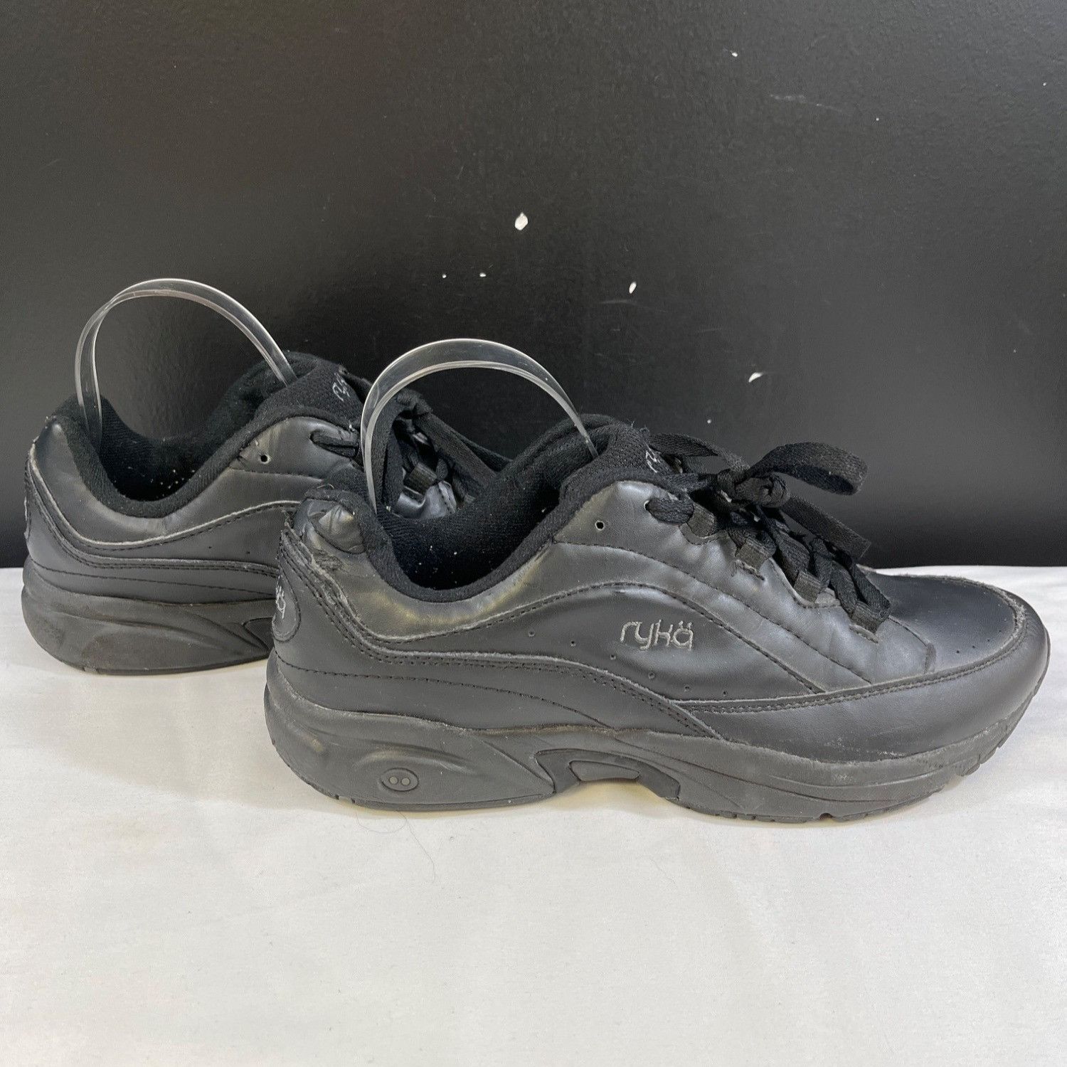 Other Ryka Womens Black Casual Leather Sneaker Size 10 SKU 6410 Size US 10 / IT 40 - 1 Thumbnail