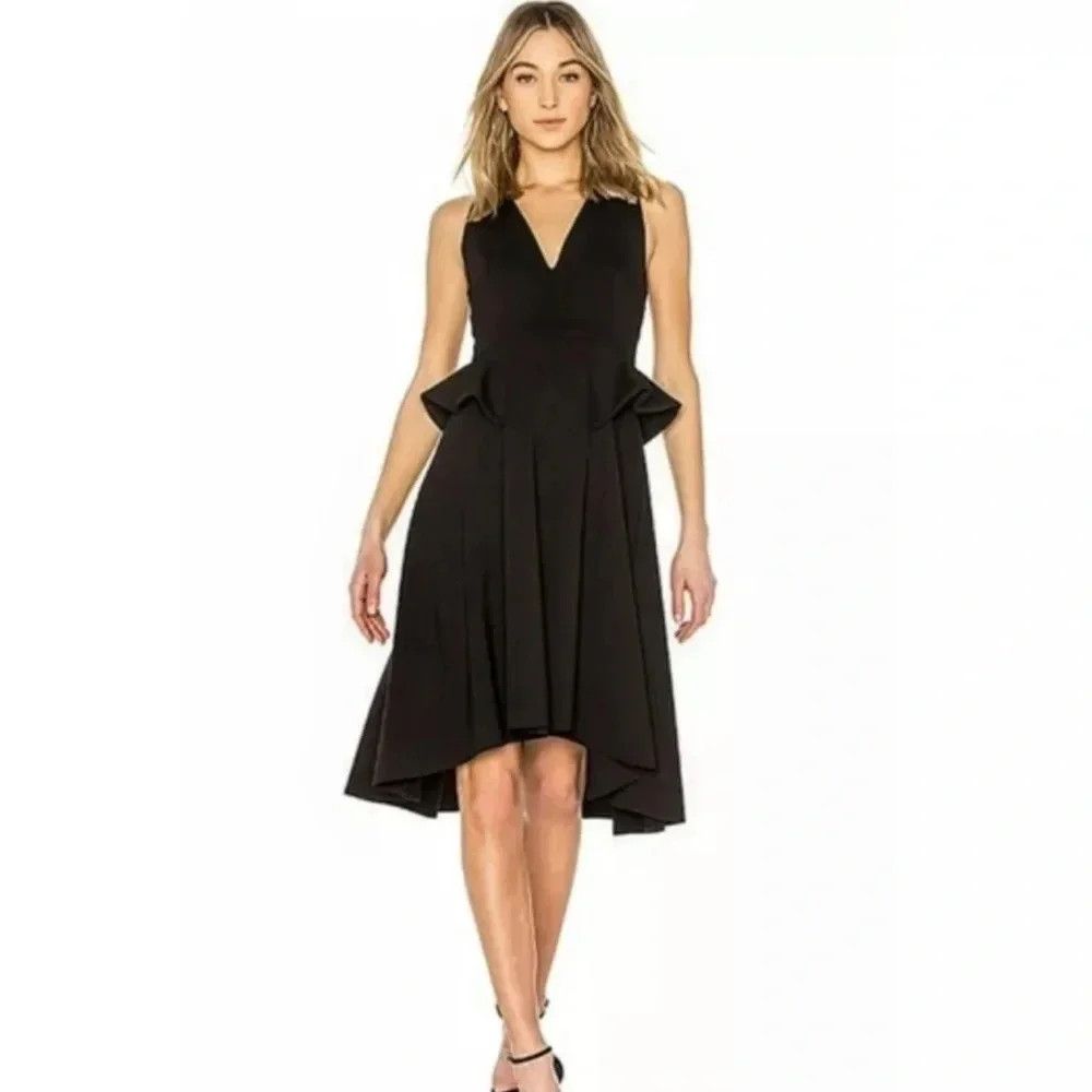 ELLIATT Elliatt Revolve Black Trim V-Neck Dress Size Small NWT Size S / US 4 / IT 40 - 1 Thumbnail