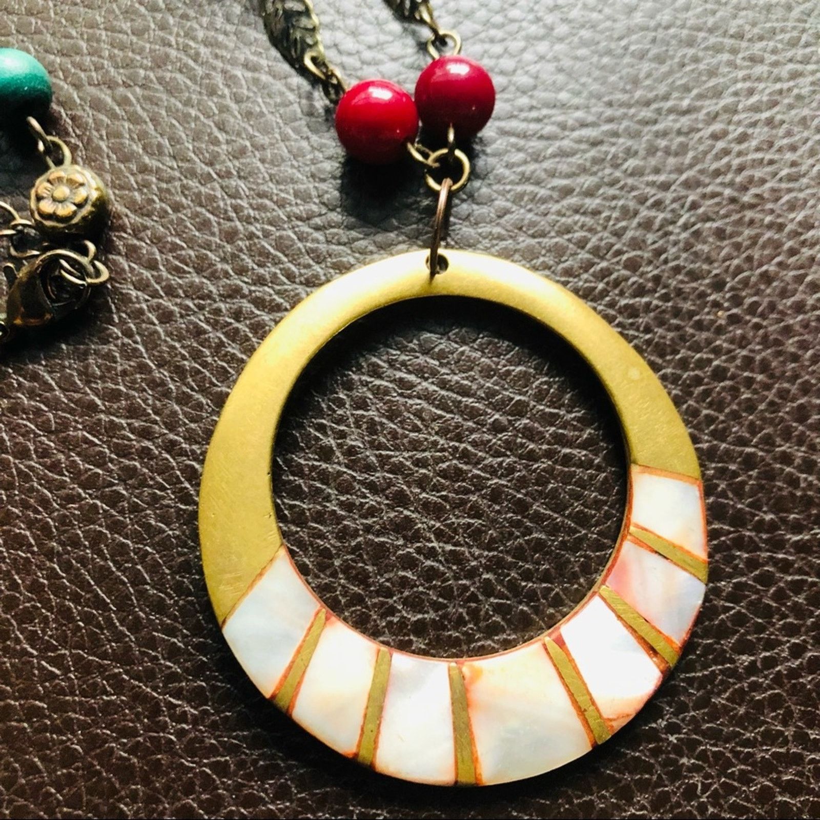 Jewelry Natural inlaid shell medallion colorful marble brass neckla Size ONE SIZE - 6 Thumbnail
