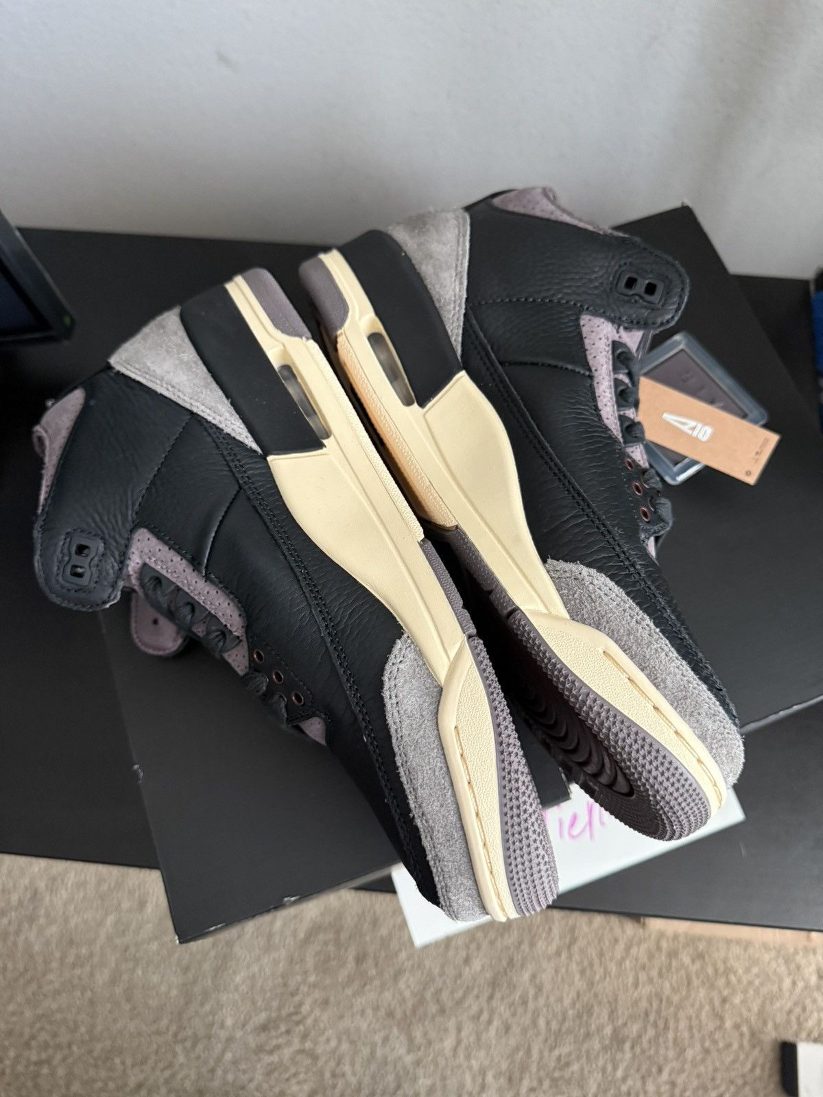 A Ma Maniere × Jordan Brand Air Jordan Retro 3 OG SP “A Ma Maniere” Size US 8.5 / EU 41-42 - 14 Thumbnail