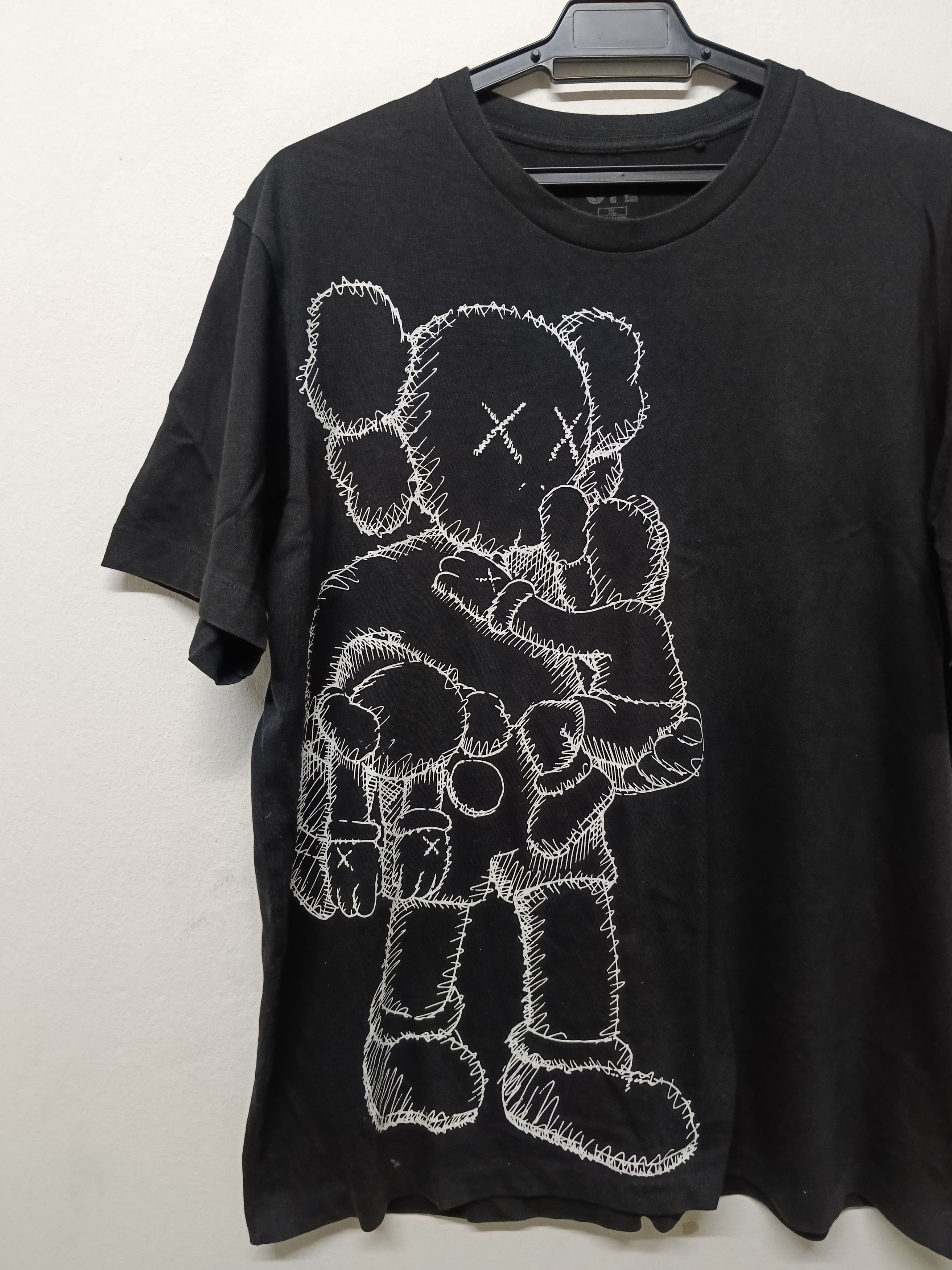 Kaws × Vintage Kaws Carrying Baby Single Stitch Tee Size US XL / EU 56 / 4 - 2 Thumbnail