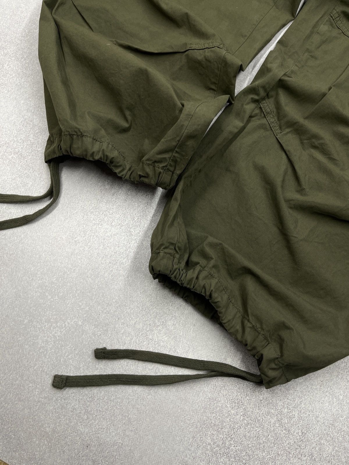 Superdry Vintage SuperDry Baggy Parachute Cargo Pants Khaki Size 28" / US 6 / IT 42 - 12 Thumbnail