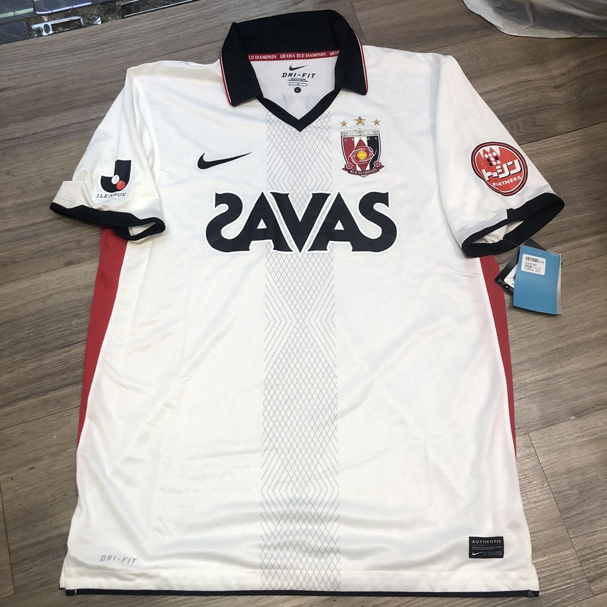 image of Soccer Jersey J.league Urawa Reds 2011 Away Shirt in White, Men's (Size Large)