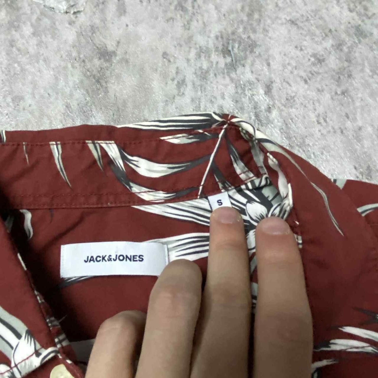 Other Burgundy and white floral button up shirt #floralshirt Size US S / EU 44-46 / 1 - 3 Thumbnail