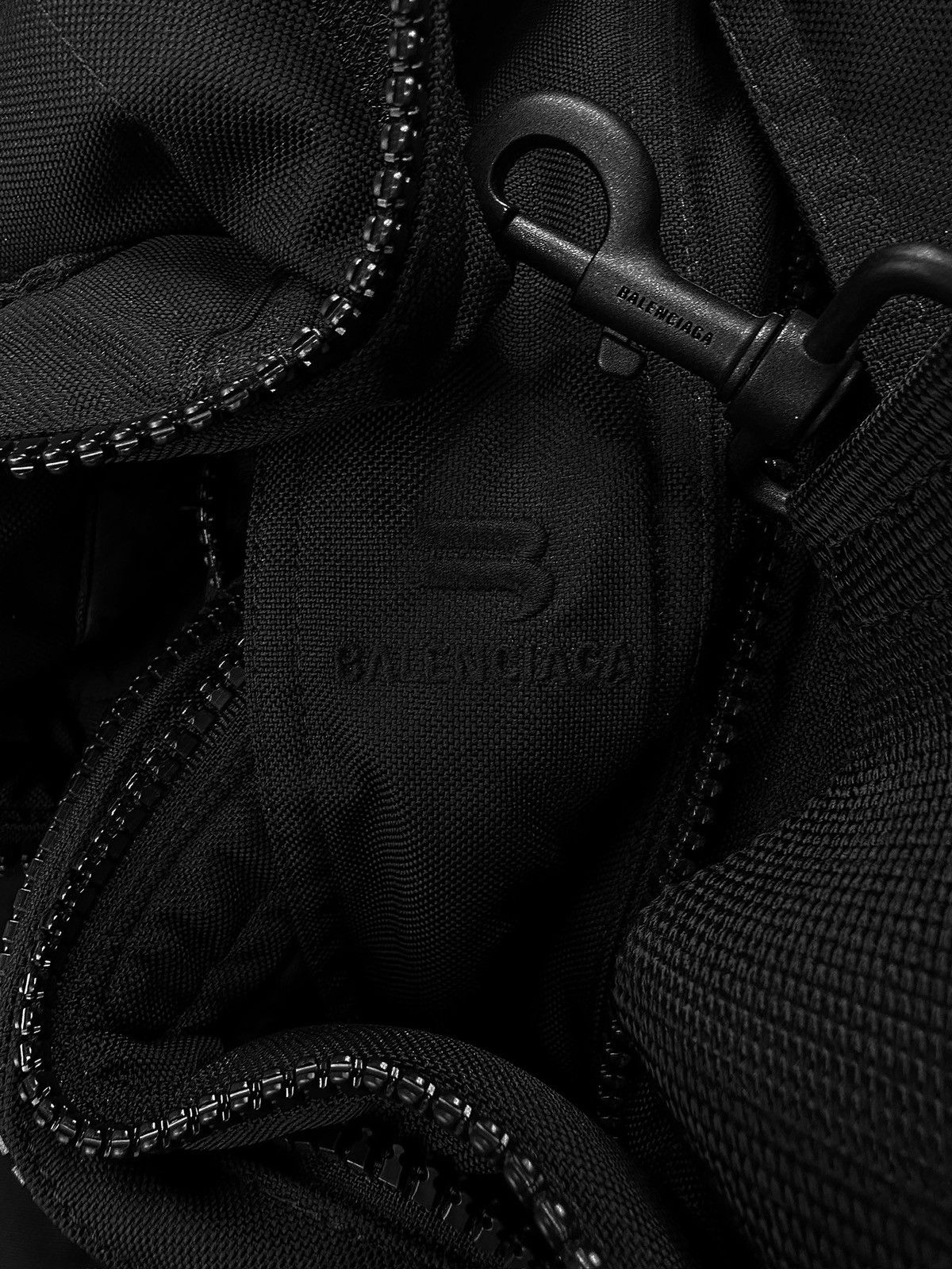 Balenciaga AW21 Balenciaga Transformable Heavy Duffle Bag Ski Jacket Size US XL / EU 56 / 4 - 3 Thumbnail