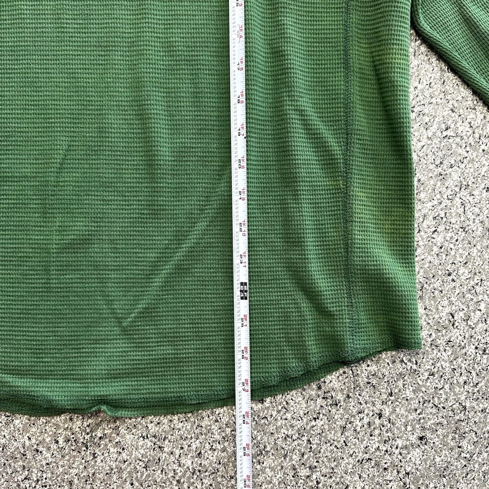 Nike VINTAGE Nike Michigan State Spartans Thermal LS Shirt Mens L Green Center Swoosh Size US L / EU 52-54 / 3 - 6 Thumbnail