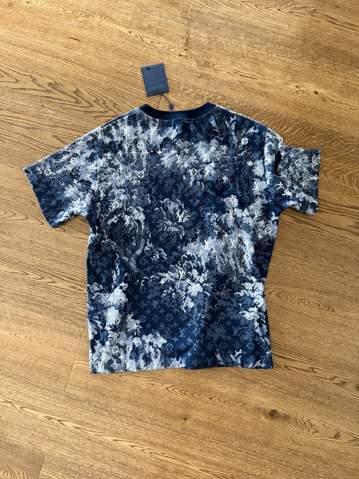Louis Vuitton Louis Vuitton Monogram Tapestry T-Shirt Size US XL / EU 56 / 4 - 2 Thumbnail