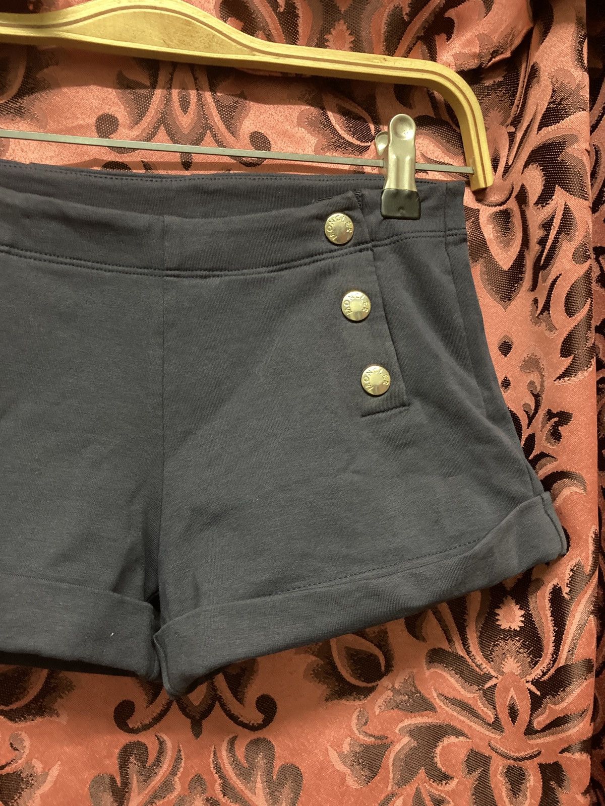 Moncler Moncler short pant Size US 26 / EU 42 - 2 Thumbnail