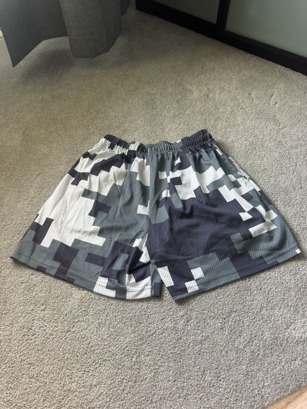Eric Emanuel EE Pixel Camo Shorts Size US 34 / EU 50 - 2 Thumbnail