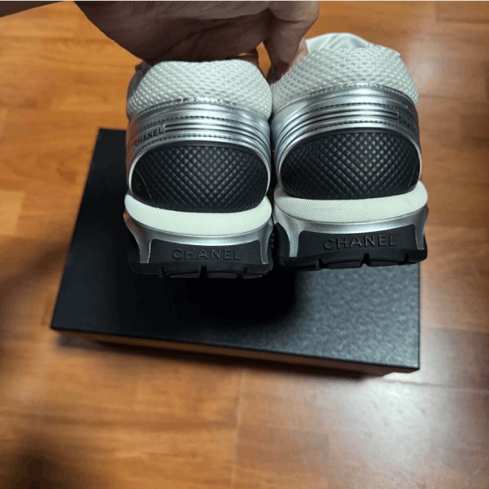 Chanel Chanel Low-Top Sneakers Size US 8 / IT 38 - 8 Thumbnail
