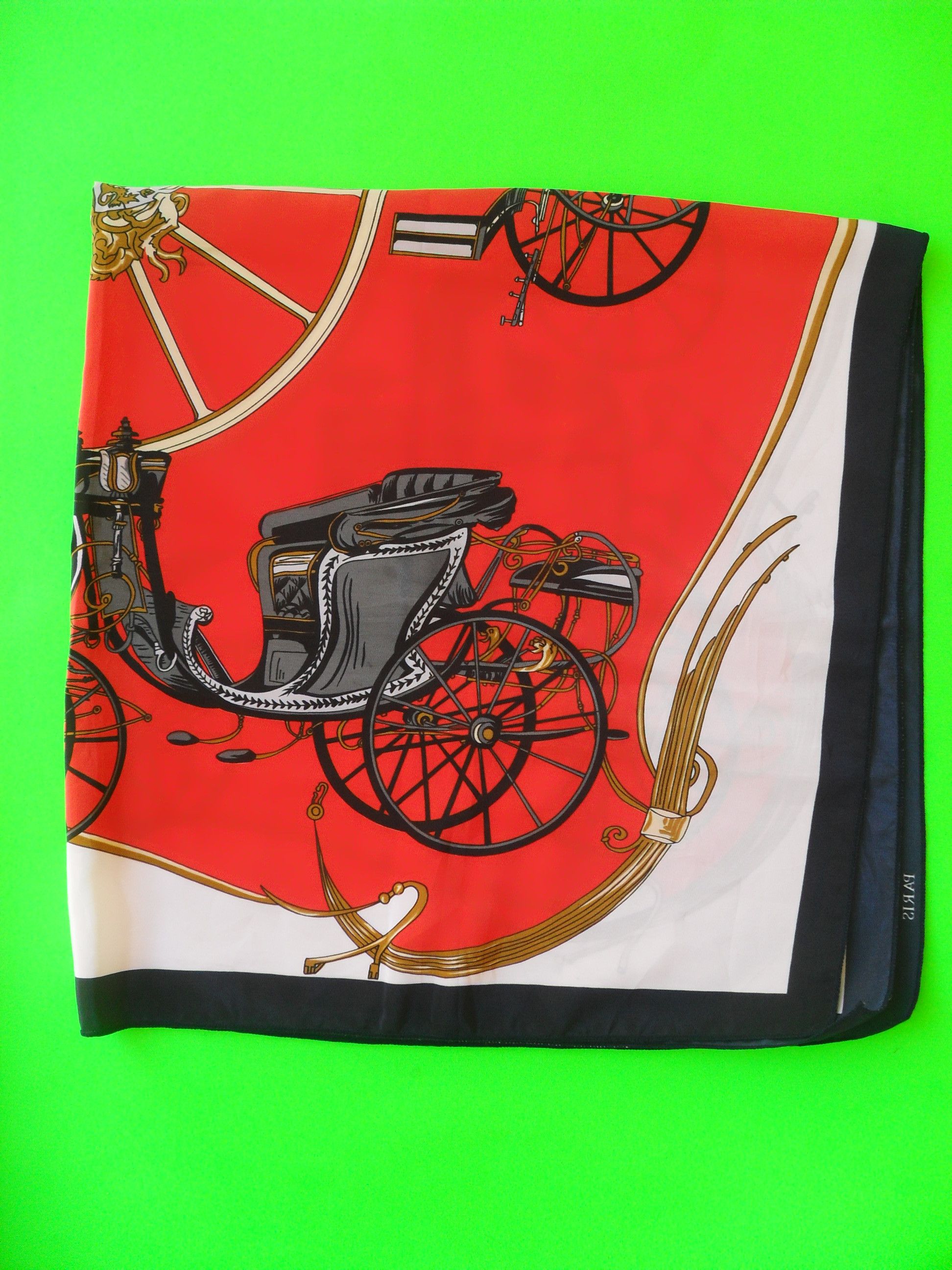 Other Azzaro square travel scarf on the theme of a carriage. Size ONE SIZE - 3 Thumbnail