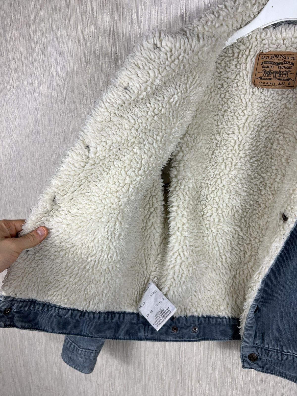 Levi's Vintage 90s Levi’s sherpa corduroy trucker jacket bear retro Size S / US 4 / IT 40 - 12 Thumbnail