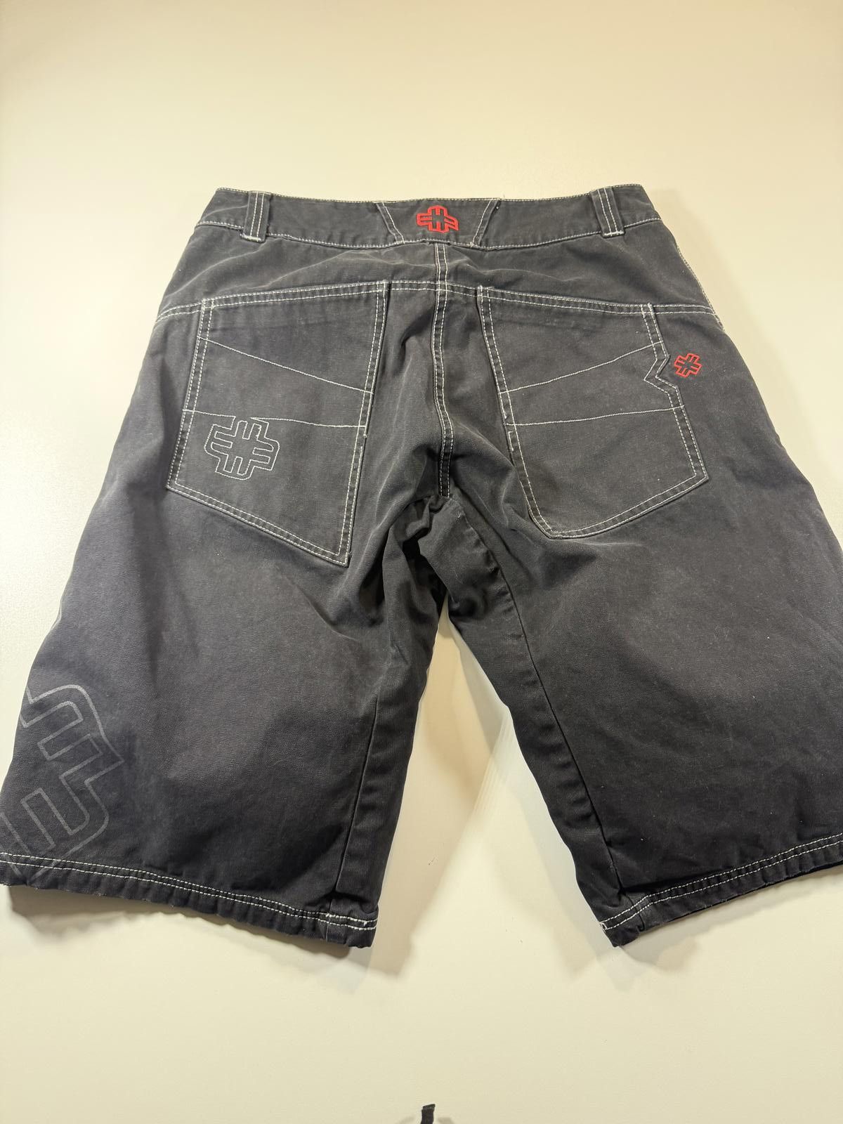 Other Mace black denim Knee-Length Shorts L 32 Size US 32 / EU 48 - 9 Thumbnail