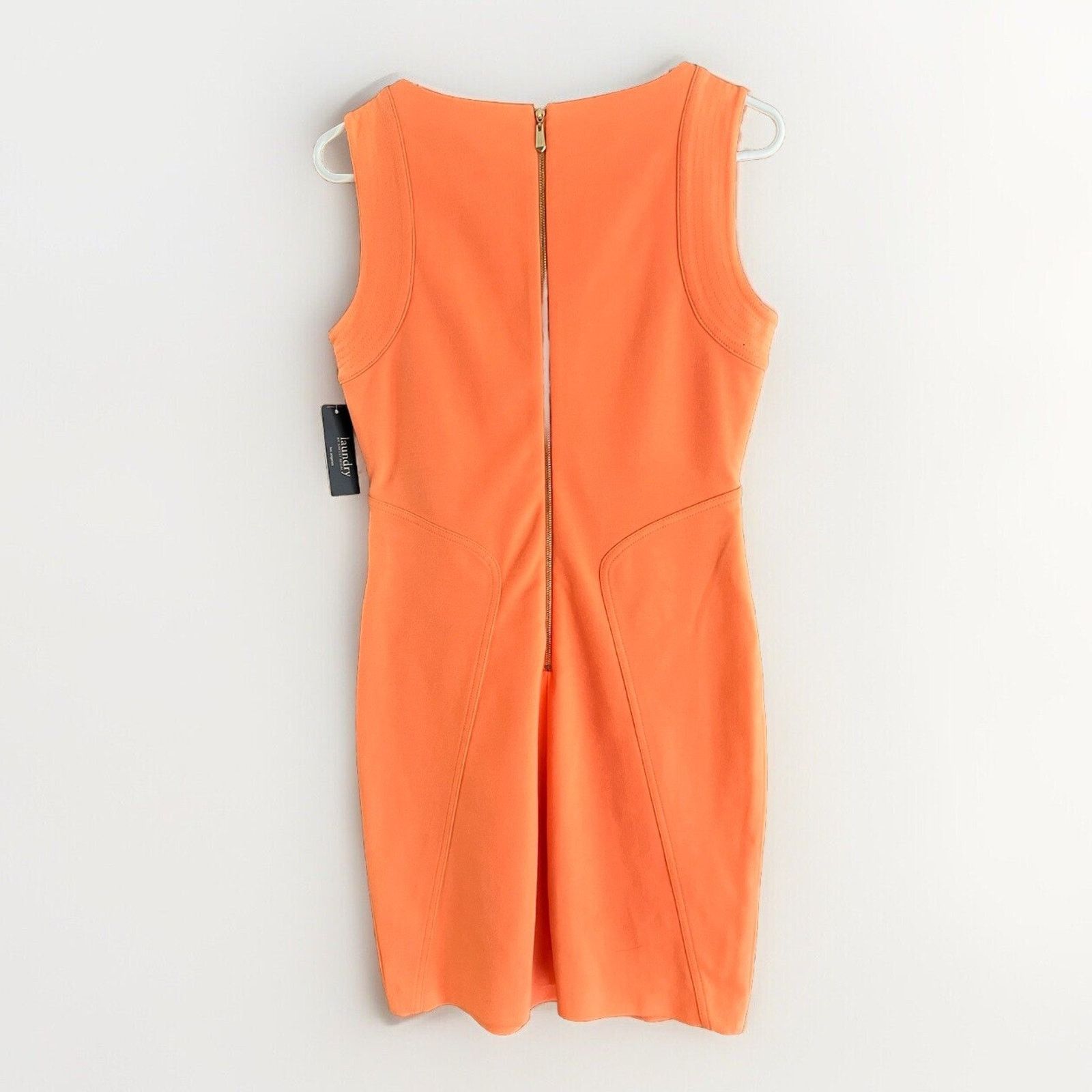 Laundry by Shelli Segal NWT Sz 8 Laundry by Shelli Segal Bodycon Keyhole Neck Size M / US 6-8 / IT 42-44 - 2 Thumbnail