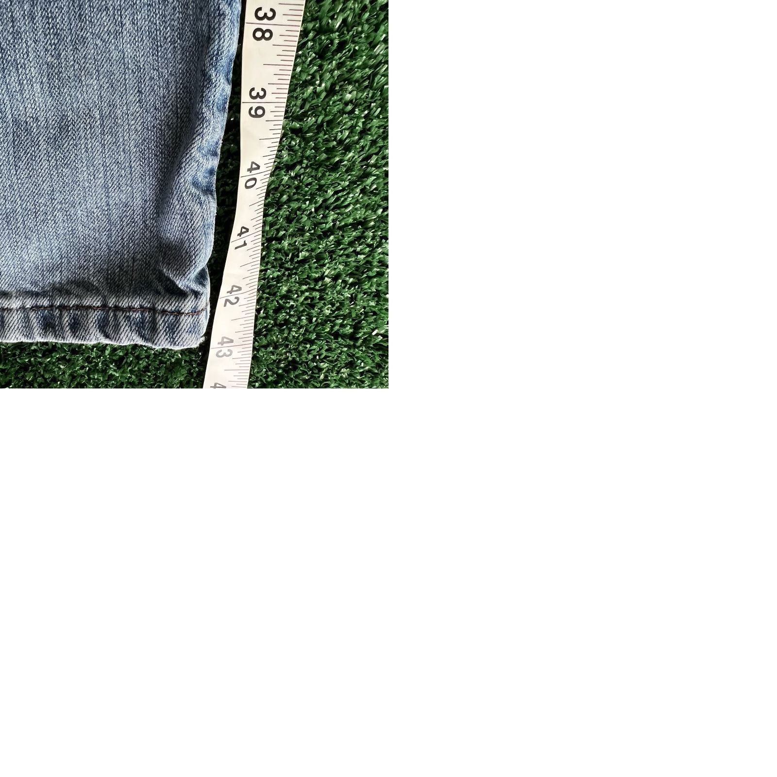 Harley Davidson VINTAGE Harley-Davidson Jeans Straight Leg Light Blue 39x31 Mens Denim Distressed 5-Pocket Biker Grunge 90s USA Men Size US 39 - 11 Thumbnail