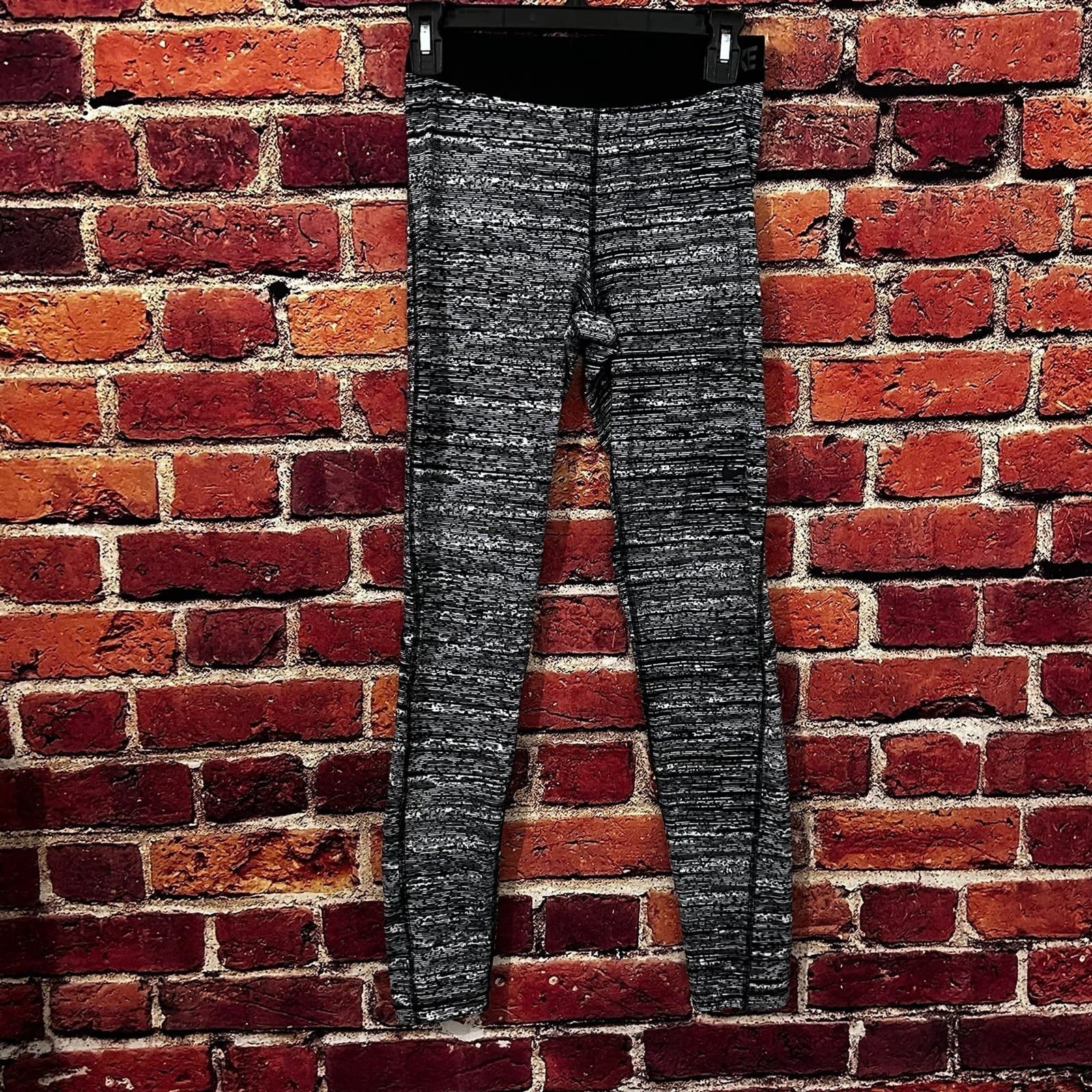 Nike Nike pro leggings Size 30" / US 8 / IT 44 - 1 Thumbnail