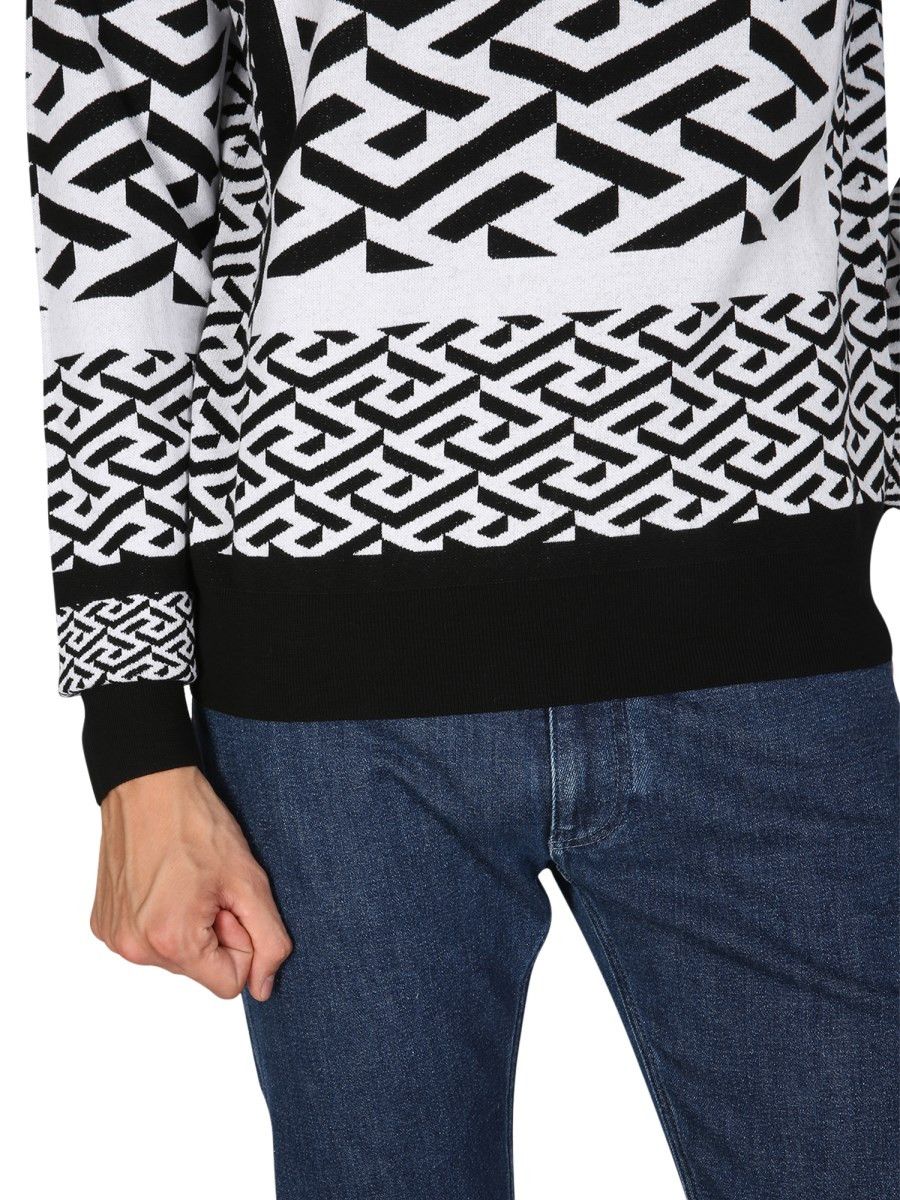 Versace o1y0525 Crewneck Sweater in White/Black Size US L / EU 52-54 / 3 - 2 Thumbnail