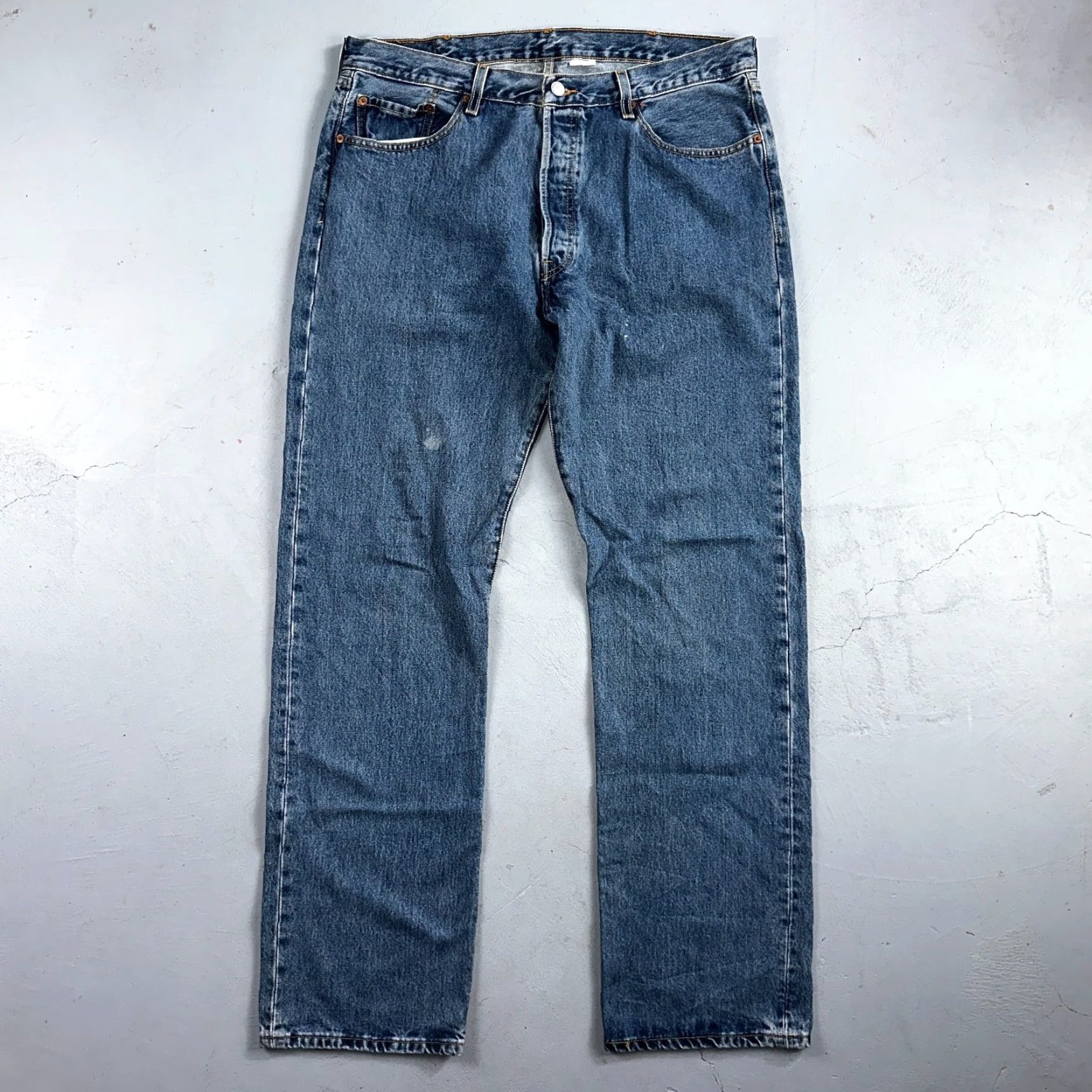 Levi's VINTAGE Levi's 501 Jeans 501 Straight Leg Blue Denim 38x34 Regular Men 90s Size US 38 / EU 54 - 2 Thumbnail