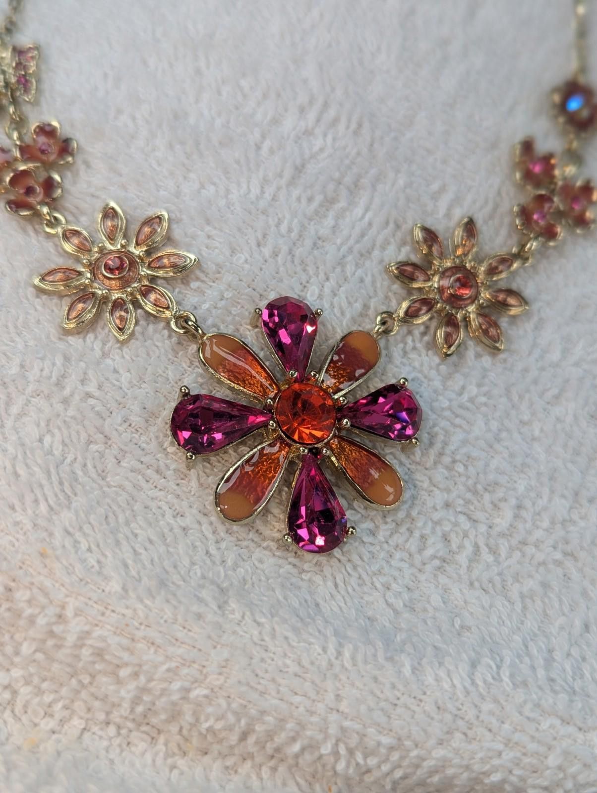 1989 STUDIO NWT 1928 Signed Gold Toned Pink Floral Rhinestone Necklace Size ONE SIZE - 1 Thumbnail