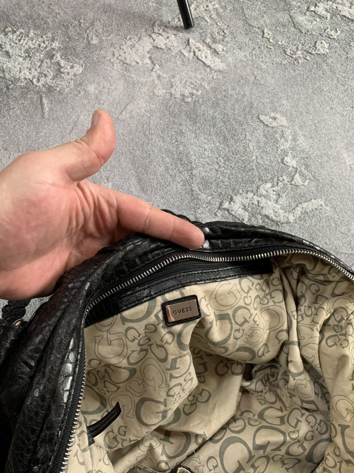Guess Vintage Guess Y2K Black HandBag Avant Garde Python Patern Size ONE SIZE - 8 Thumbnail