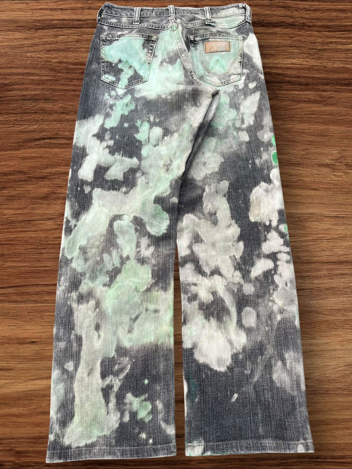 Vintage × Wrangler Vintage Wrangler Green Paint Tye Die Straight Leg Jeans Size US 28 / EU 44 - 2 Thumbnail