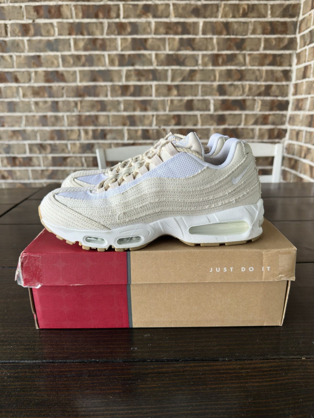 Levi's × Nike Levi’s x Nike Air Max 95 White Size US 10.5 / EU 43-44 - 5 Thumbnail