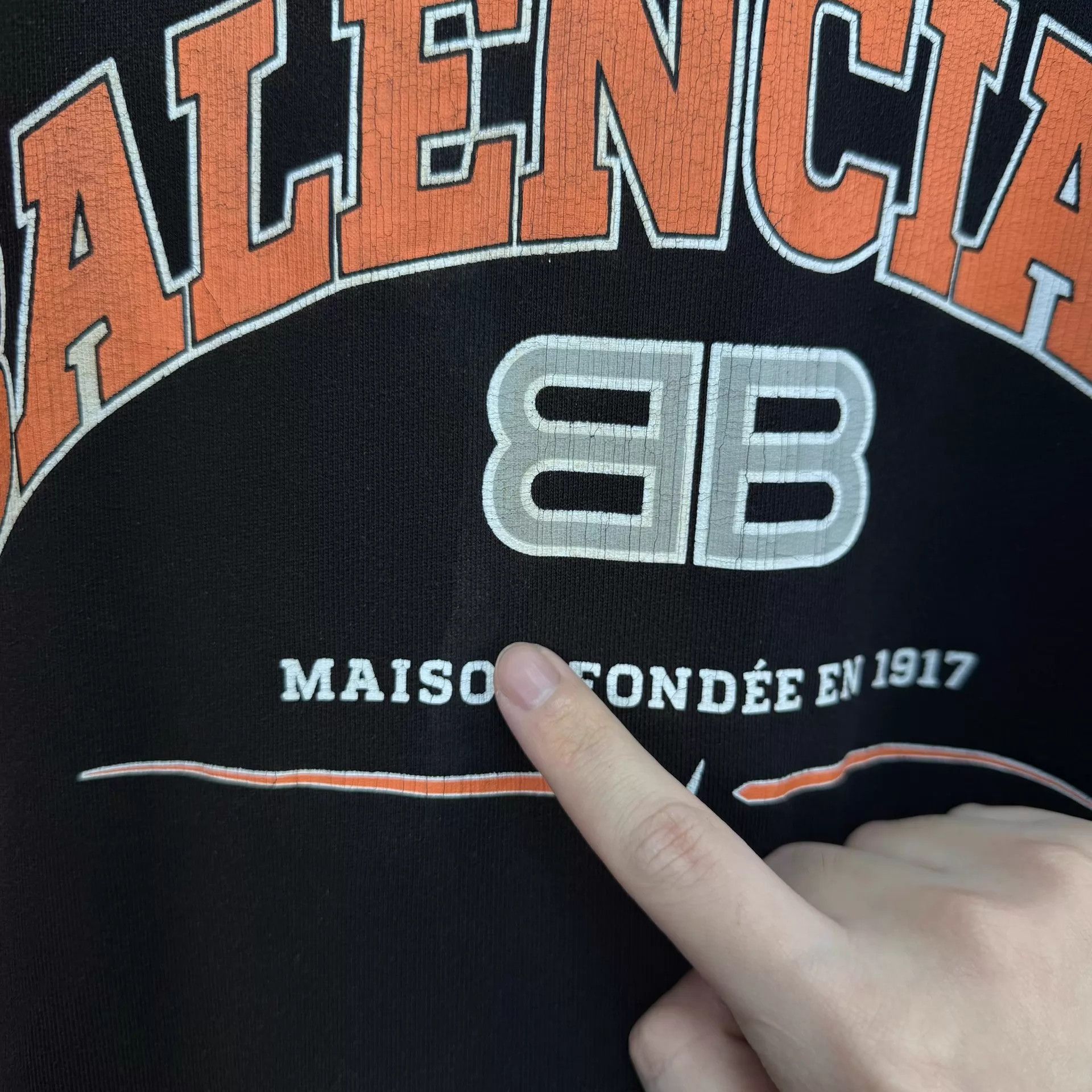 Balenciaga Balenciaga Distressed Printed Ripped Hoodie M 98 New Size US M / EU 48-50 / 2 - 4 Thumbnail