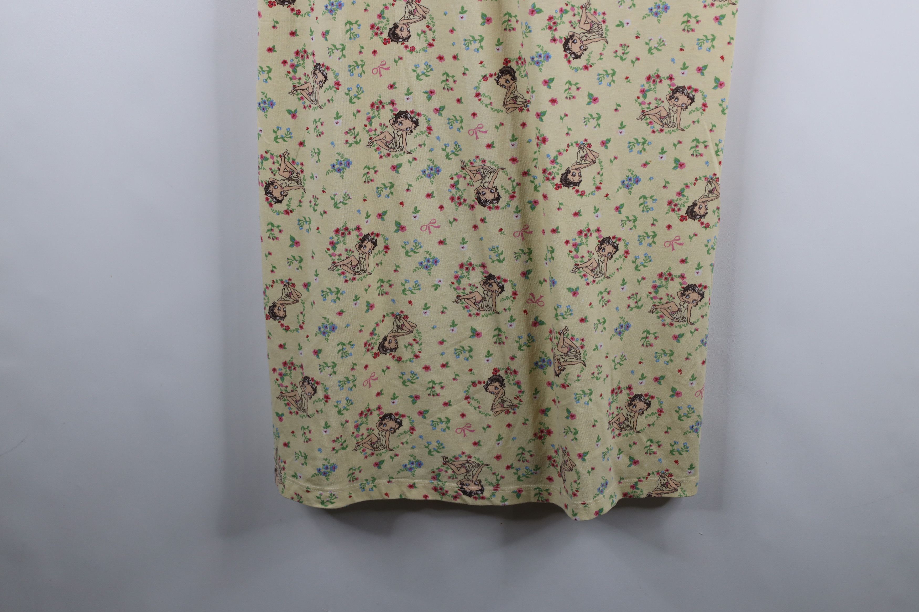 Vintage Vintage Y2K Betty Boop Over Print Flower Night Gown T-Shirt Size M / US 6-8 / IT 42-44 - 4 Thumbnail