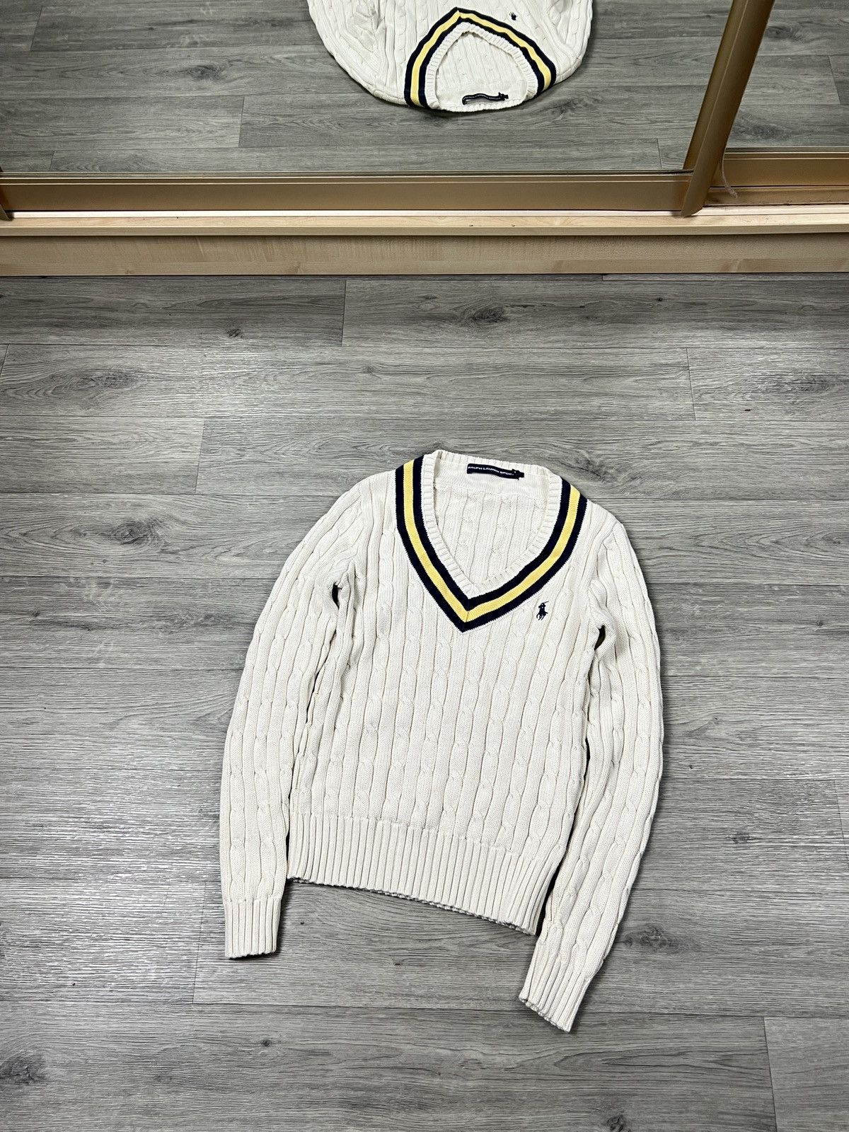 Polo Ralph Lauren Vintage Polo Ralph Lauren Heavyweight Knitted V-Neck Women’s Size M / US 6-8 / IT 42-44 - 1 Thumbnail