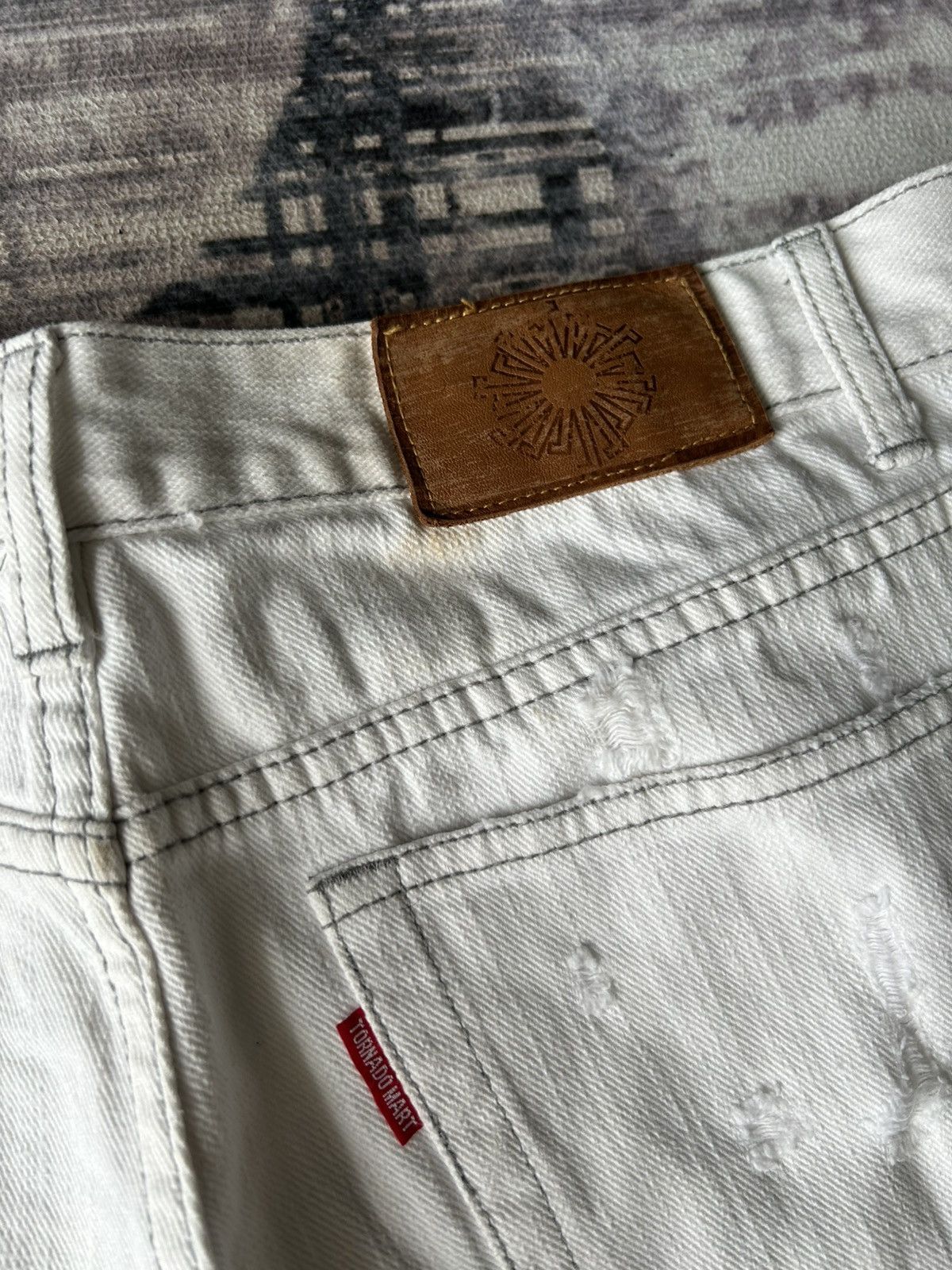 Tornado Mart Tornado Mart Super Flared Distressed Jeans Size US 31 - 14 Thumbnail