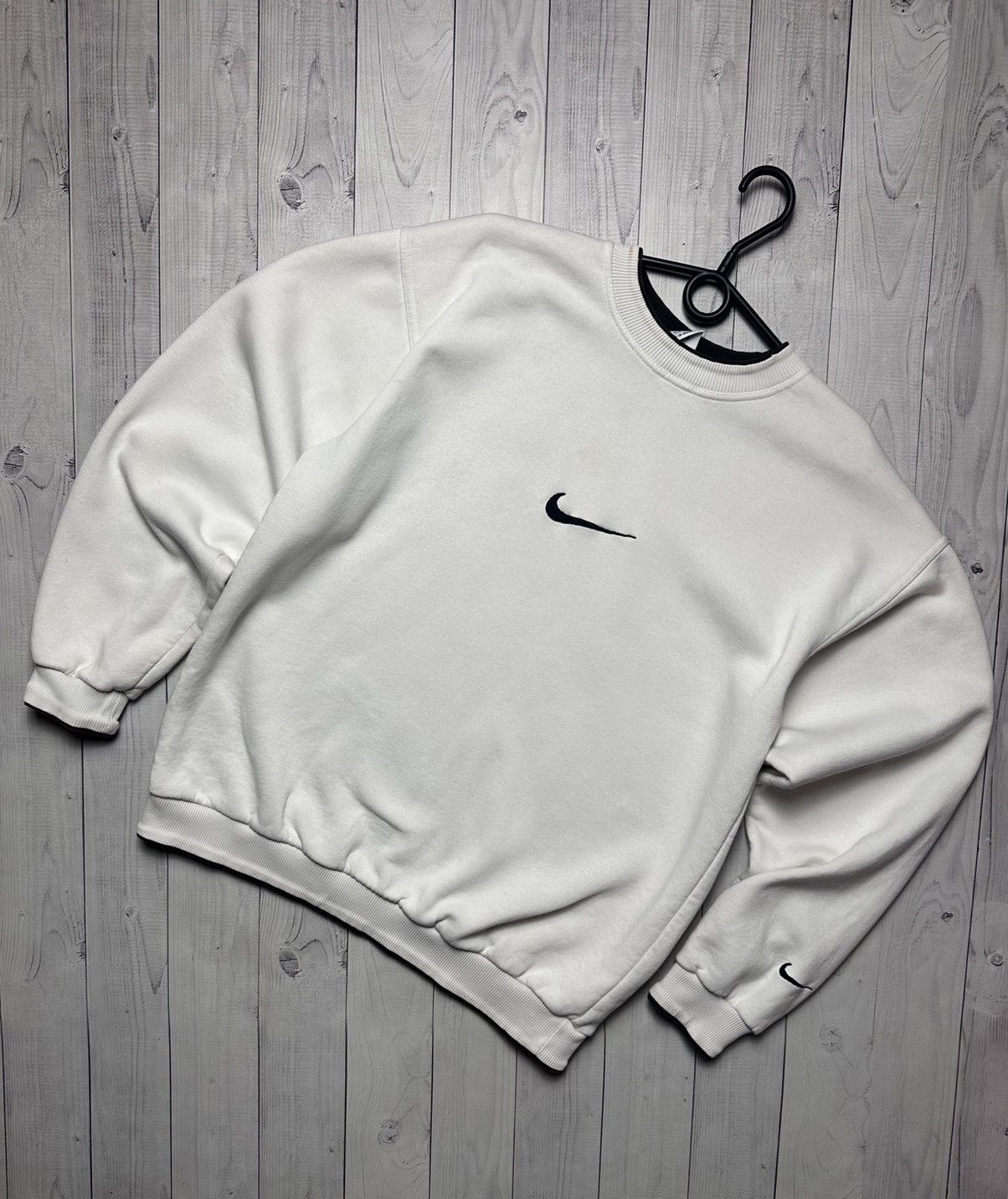 Vintage Vintage Nike sweatshirt logo white size M/L central swoosh Size US M / EU 48-50 / 2 - 1 Thumbnail