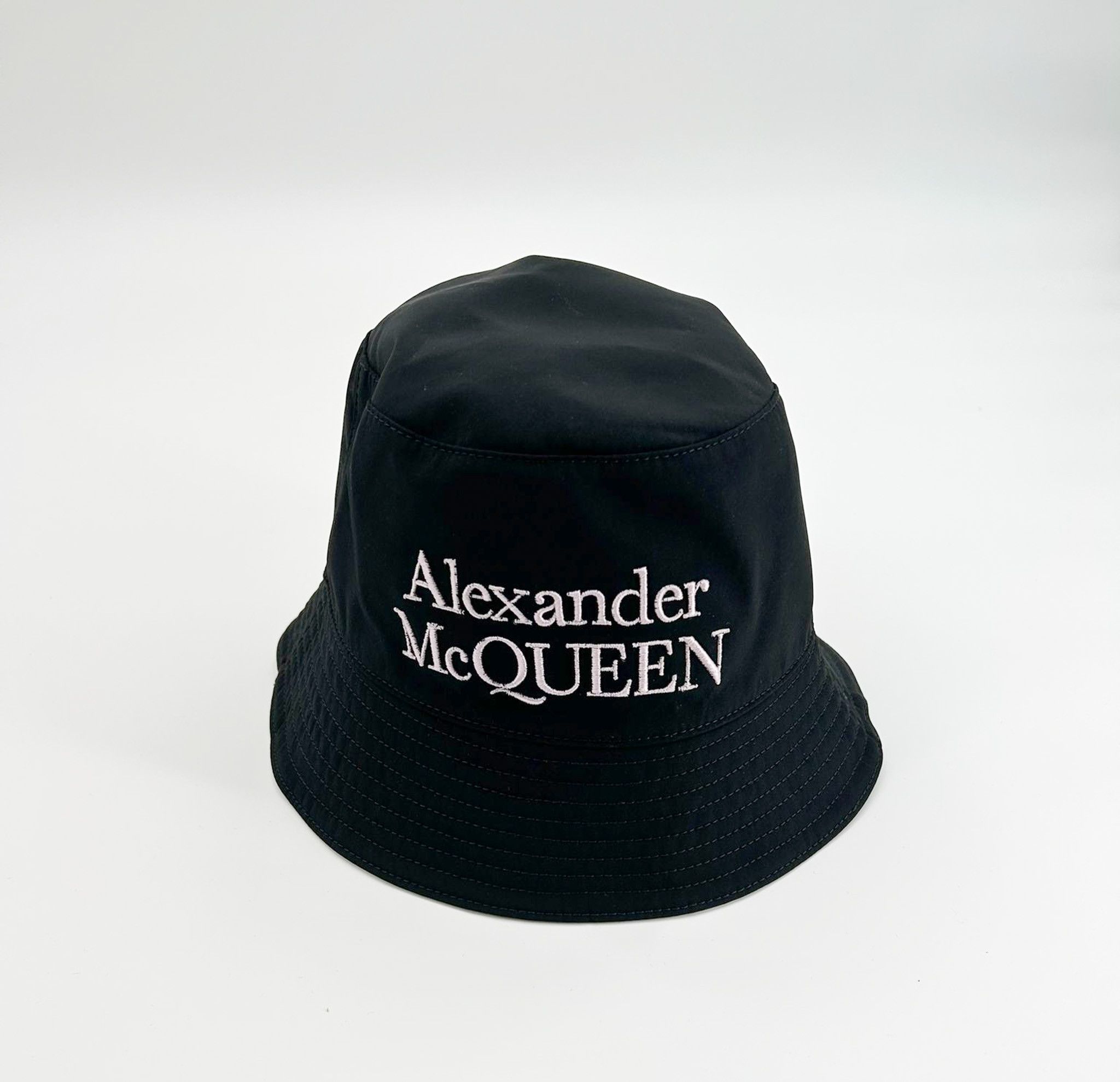Alexander McQueen Alexander McQueen Logo Embroidered Reversible Bucket Hat Size ONE SIZE - 2 Thumbnail
