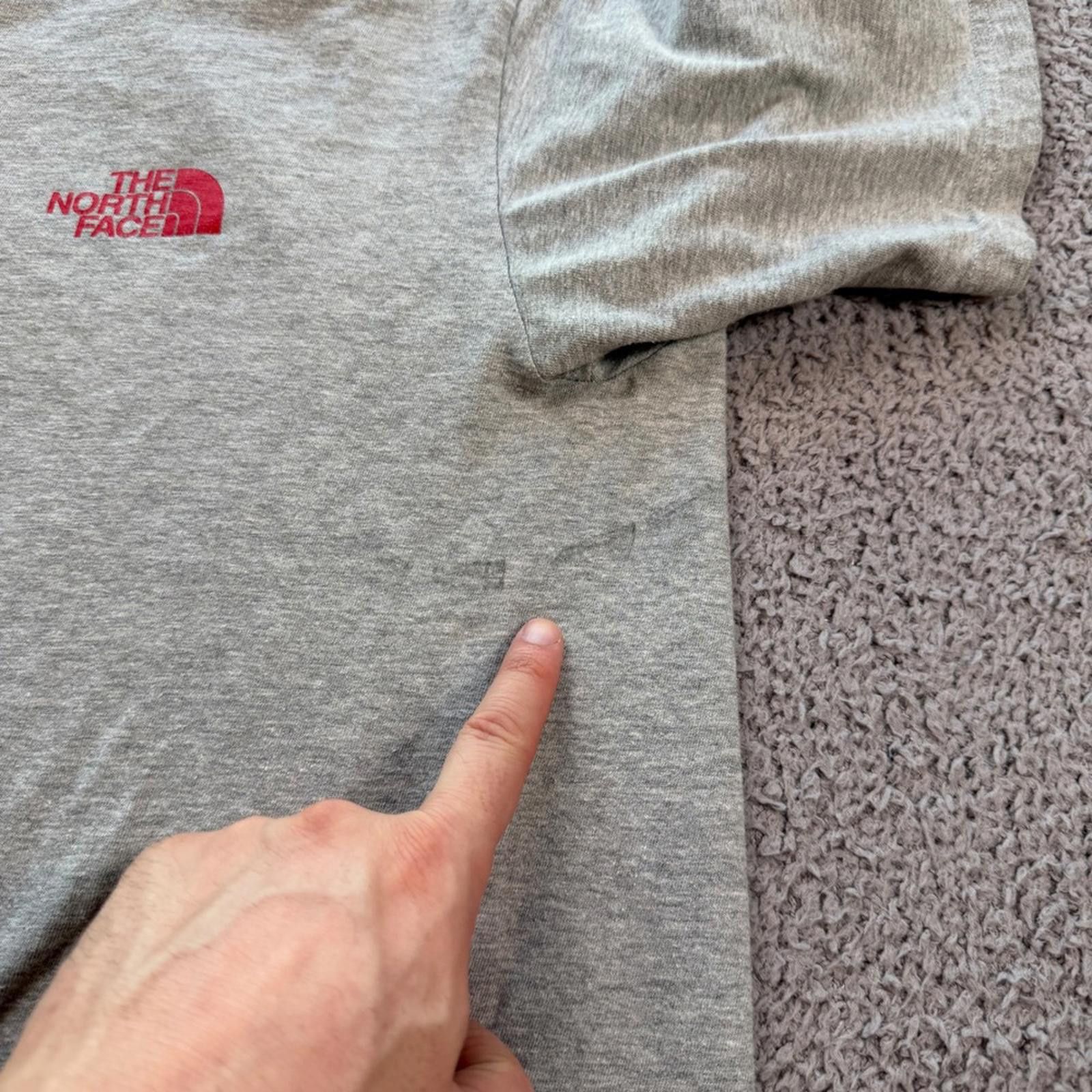 The North Face The North Face Mens Red Box Logo Graphic T-Shirt Grey L Size US L / EU 52-54 / 3 - 7 Thumbnail