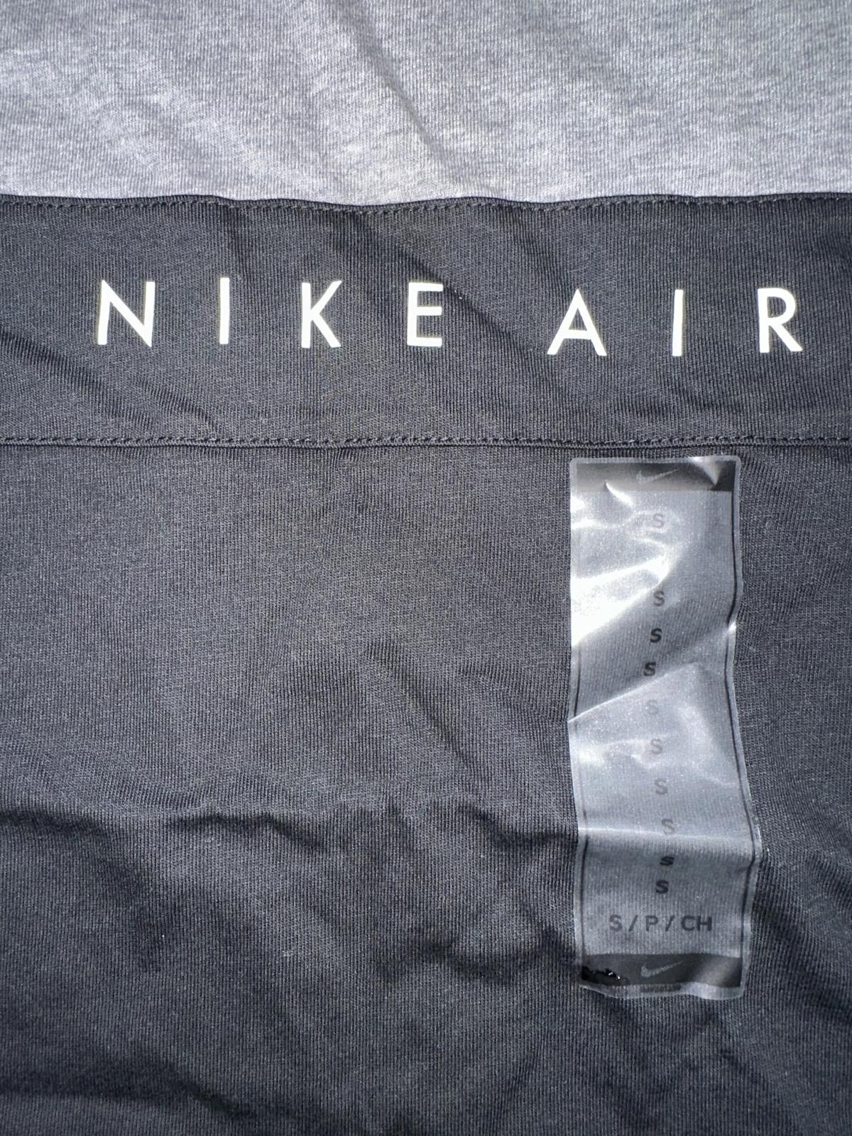Nike Nike Sportswear Big Kids (Boy’s) Air Short Sleeve T-Shirt Size US S / EU 44-46 / 1 - 2 Thumbnail