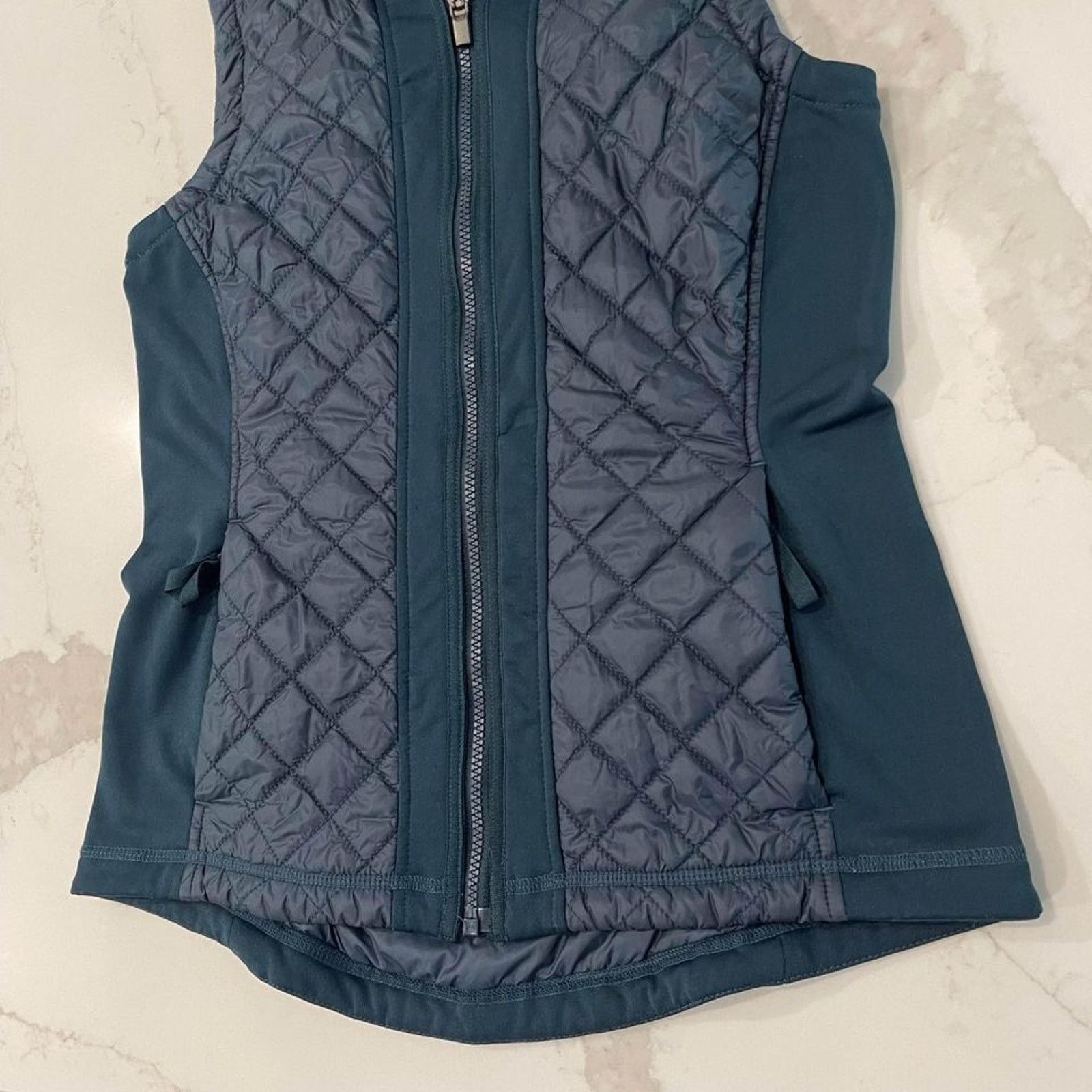 Athleta Athleta Rock Springs Quilted Vest Green Womens Medium Petite Size M / US 6-8 / IT 42-44 - 2 Thumbnail