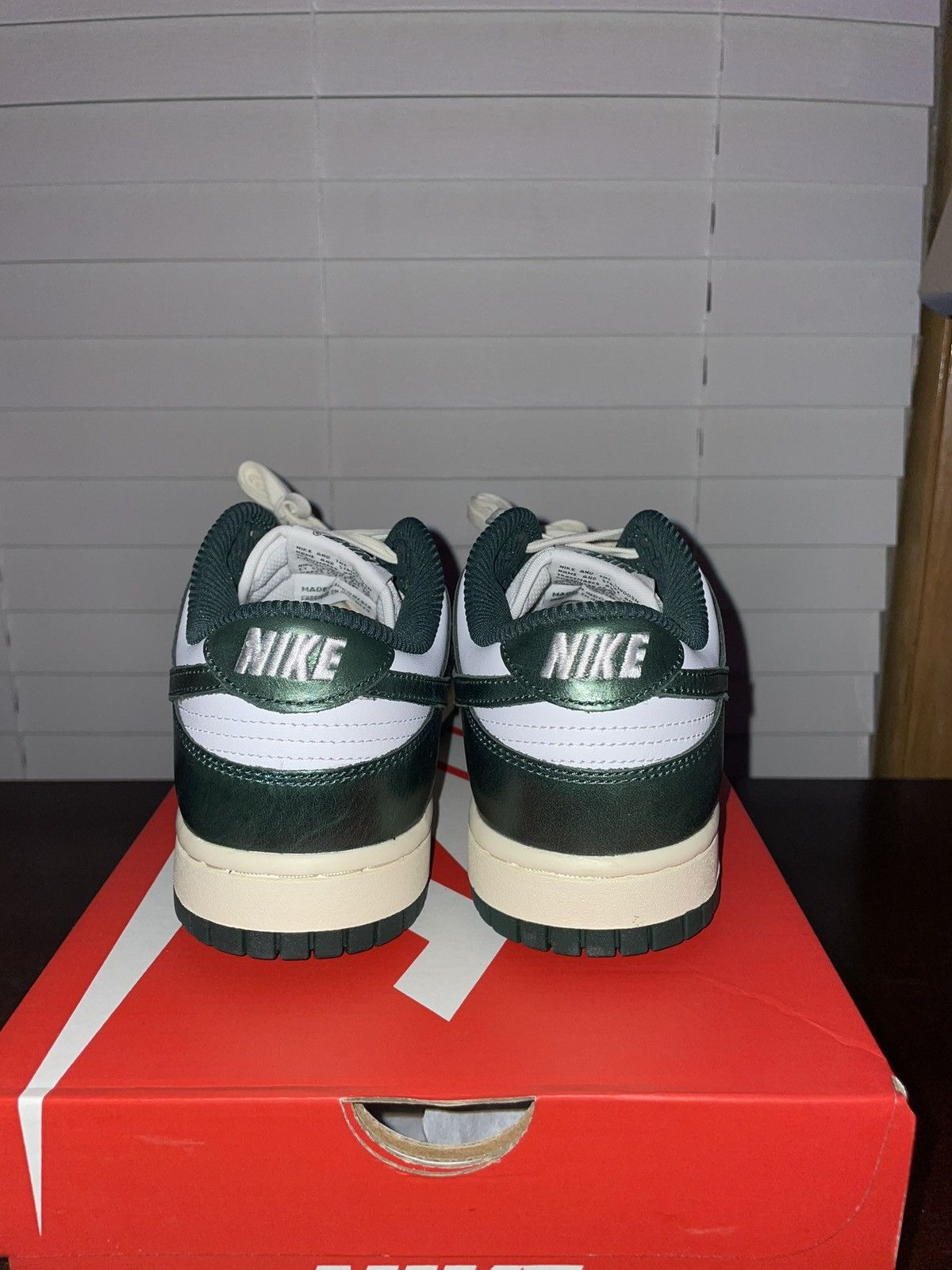 Nike Nike Dunk Low “Vintage Green” Size US 8 / IT 38 - 2 Thumbnail