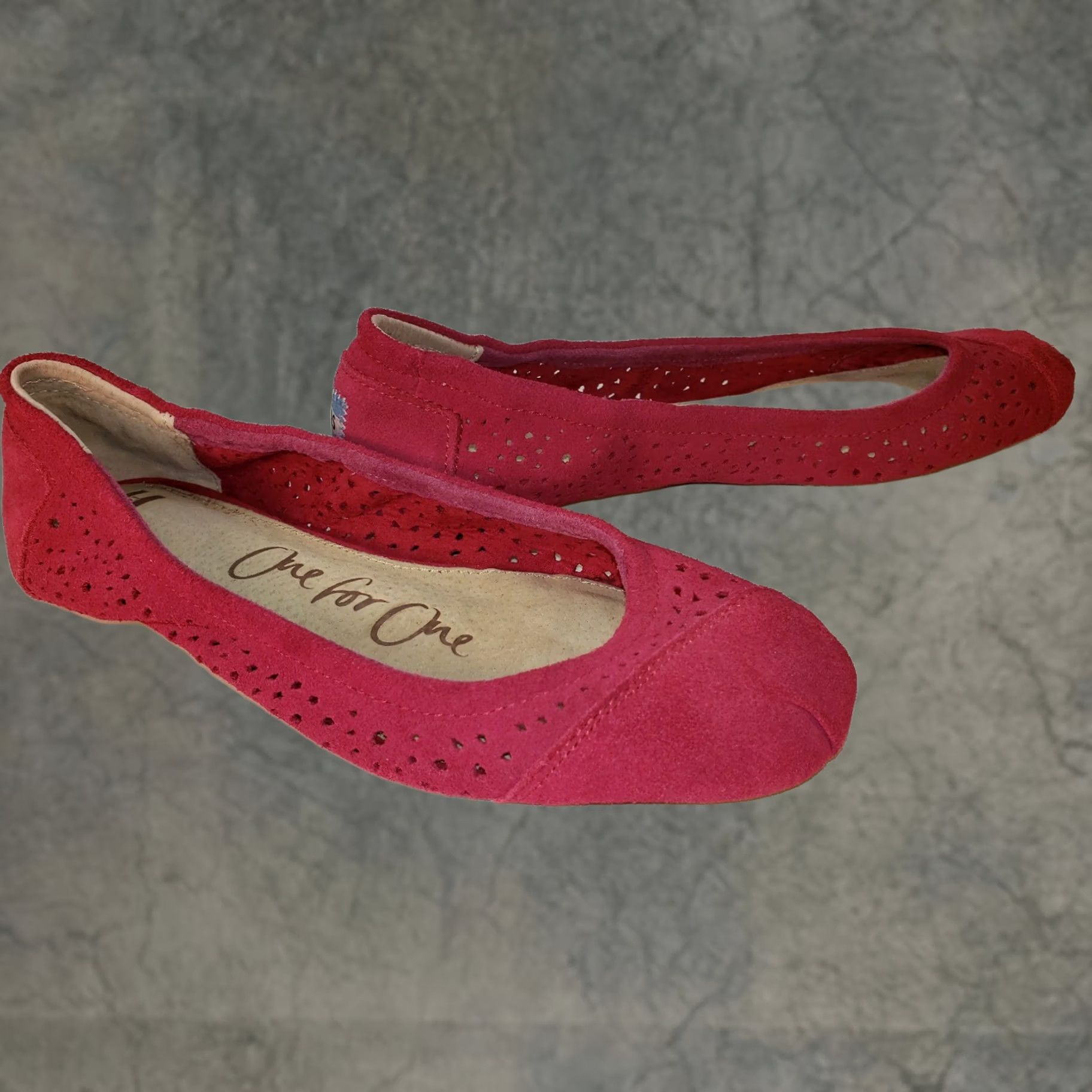 Vintage TOM'S Women's Flat US 8 M Suede Perforated Hot Pink Square Toe Slip-On Classic Perforated Flats Women’s")) Size US 8 / IT 38 - 1 Thumbnail