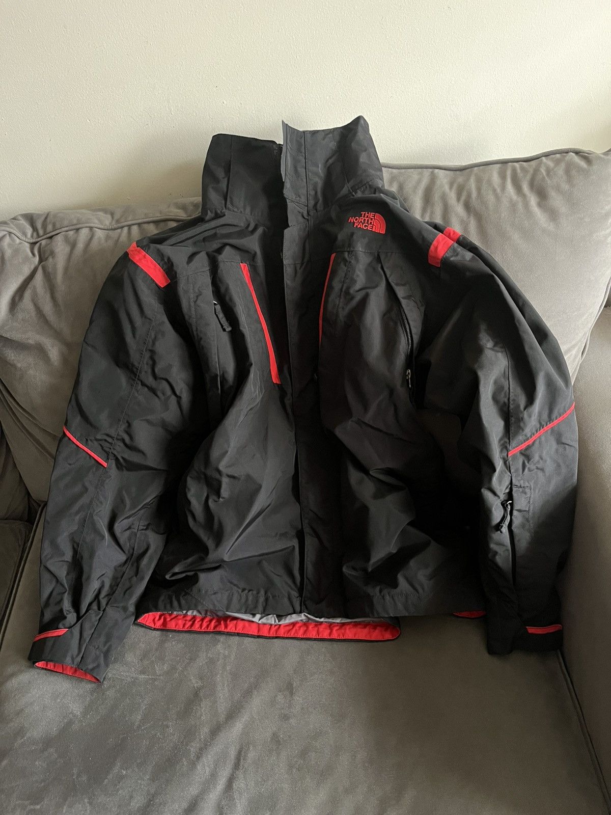 The North Face The North Face men's medium rain jacket Size US M / EU 48-50 / 2 - 2 Thumbnail