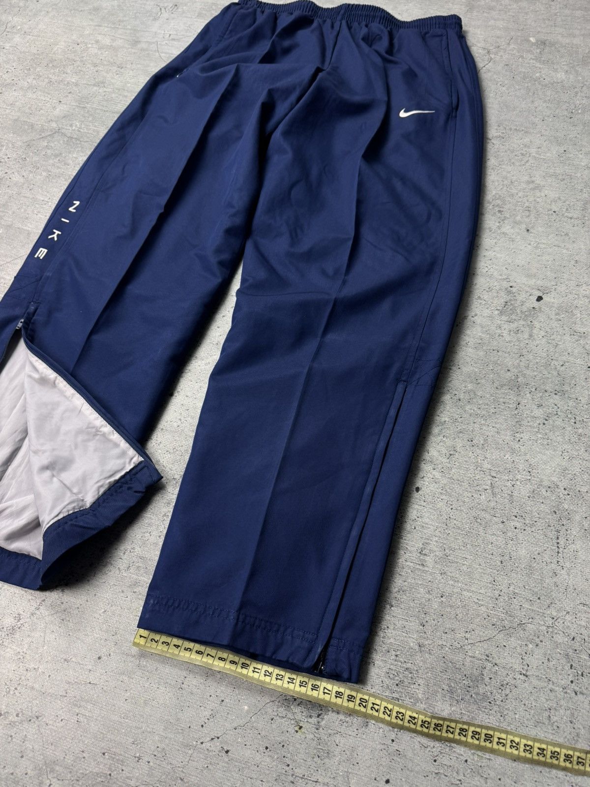 Nike vintage Nike nylon pants tactical streetwear japan Y2K Size US 32 / EU 48 - 8 Thumbnail