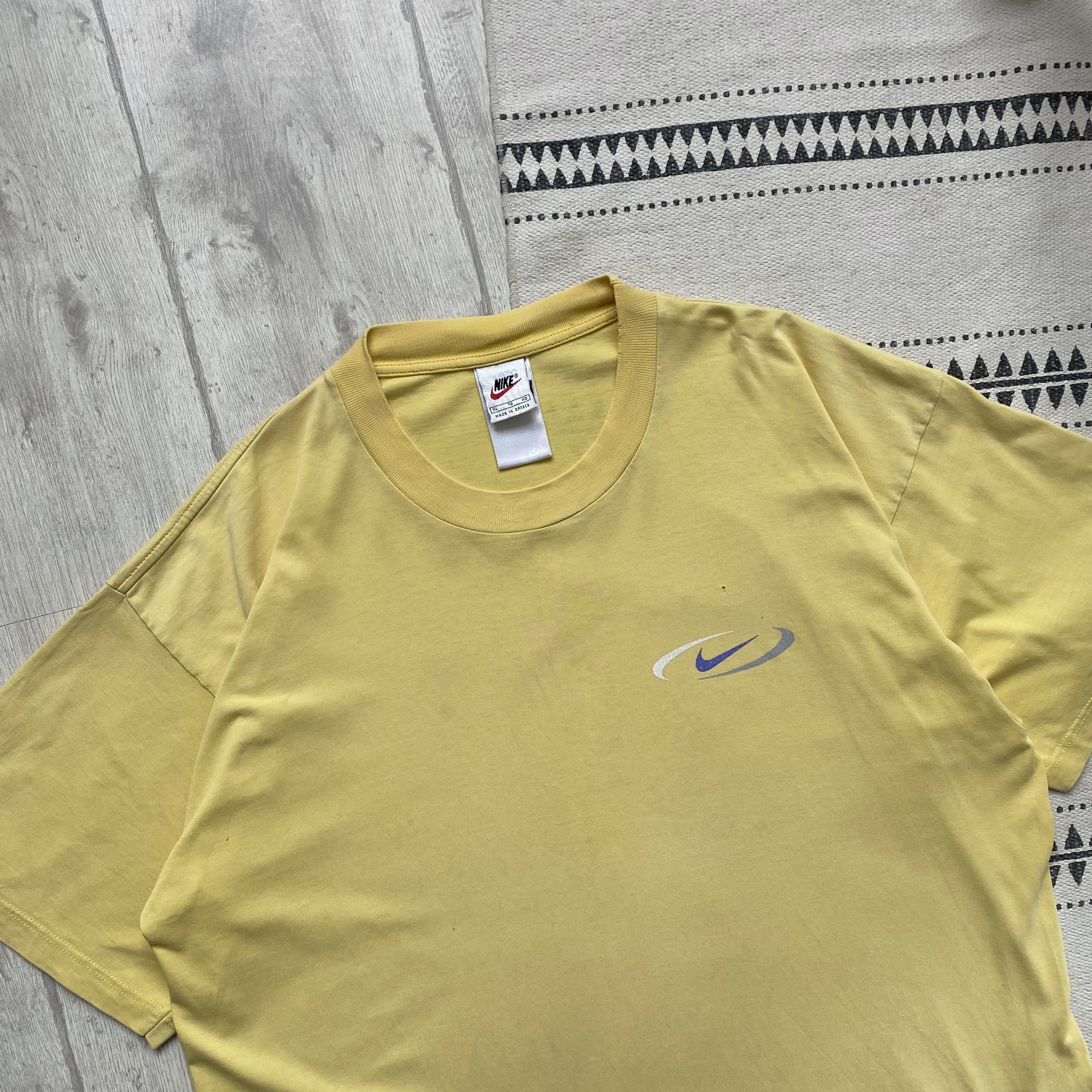 Nike Trashed 80-90s Vintage Nike Yellow tee Swoosh logo Size US L / EU 52-54 / 3 - 4 Thumbnail
