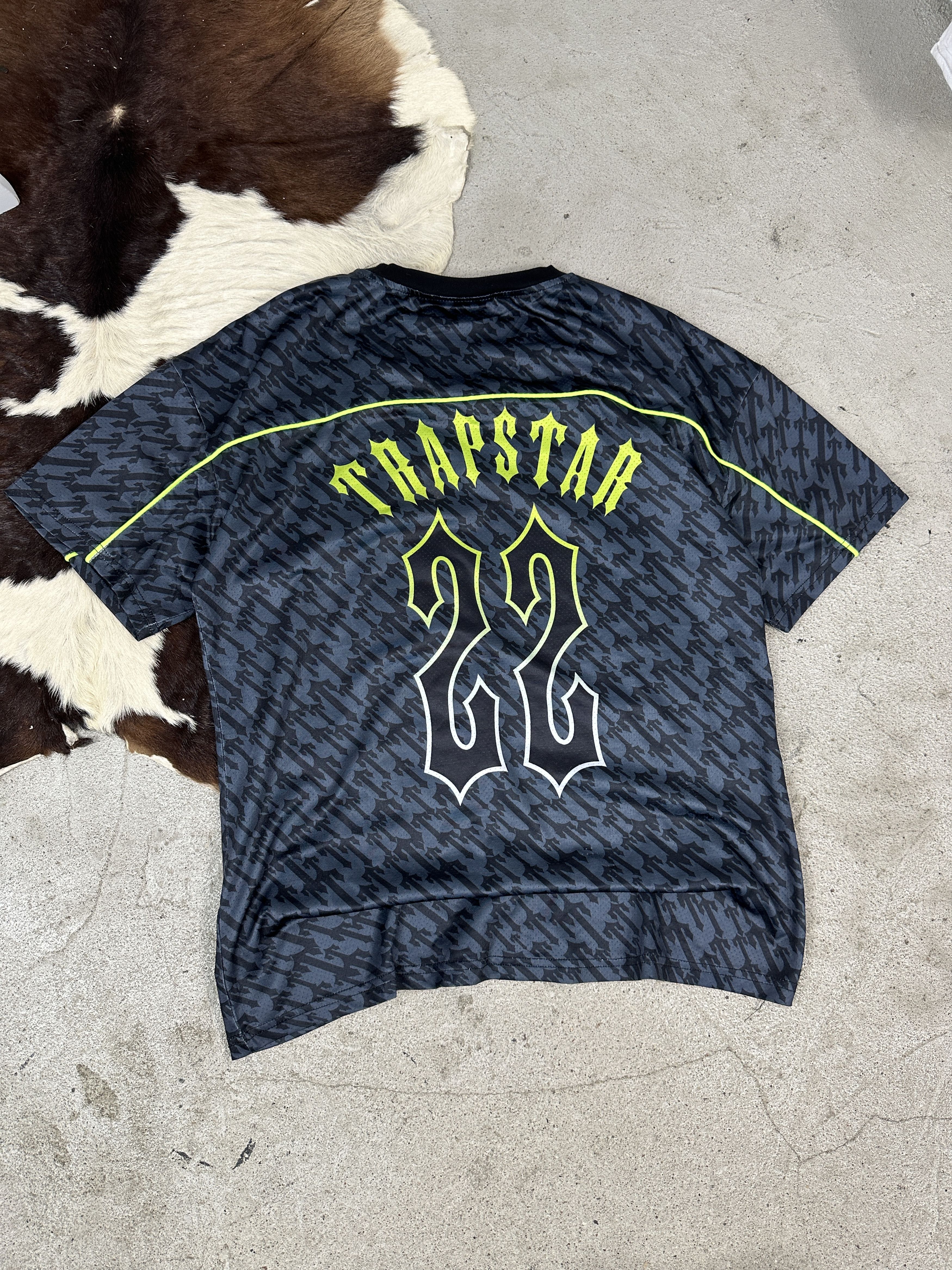 Trapstar London × Vintage Vintage Sportswear Active Athletic Football Trapstar Jersey Size US M / EU 48-50 / 2 - 1 Thumbnail