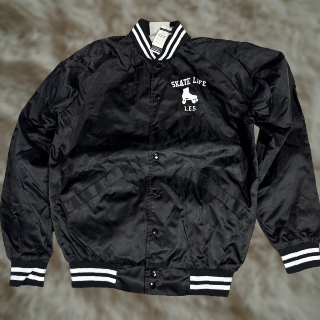 Alife Cardinal Mens Satin Jacket Size M Black Skate Life LES Snap Front Windbreaker Satin Jacket Mens Black Skate Life LES Snap Front Size US M / EU 48-50 / 2 - 1 Thumbnail